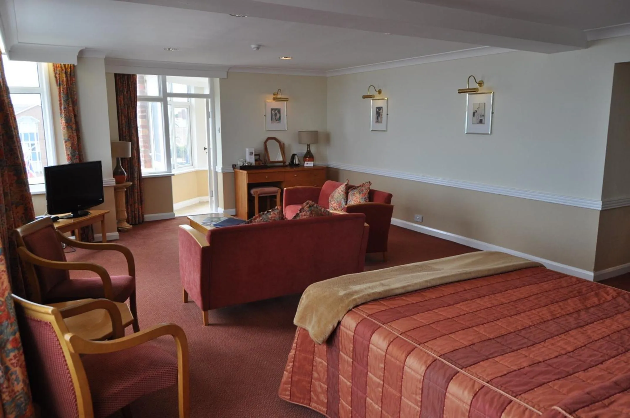 Bedroom in Expanse Hotel