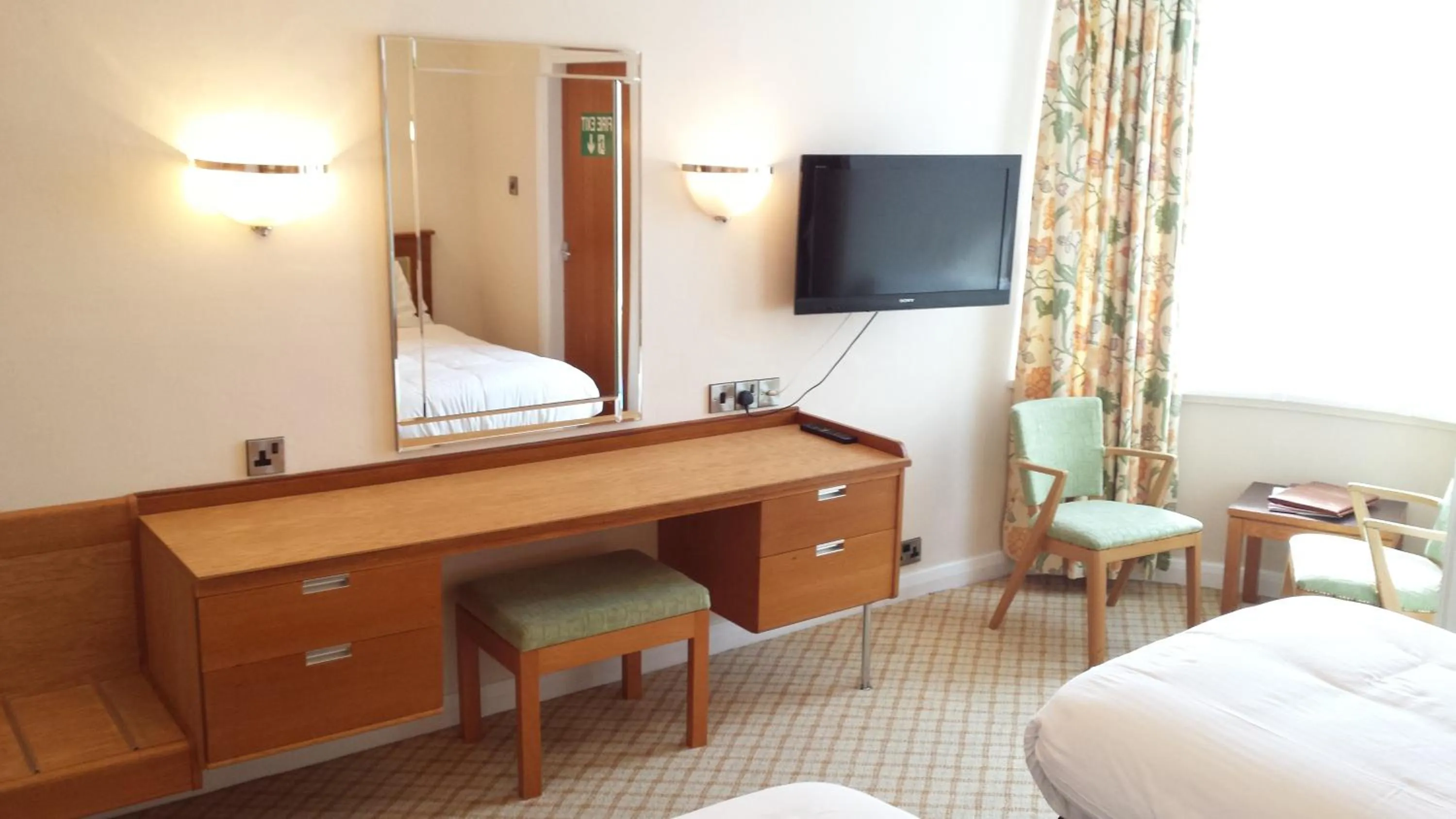 Seating area in Expanse Hotel