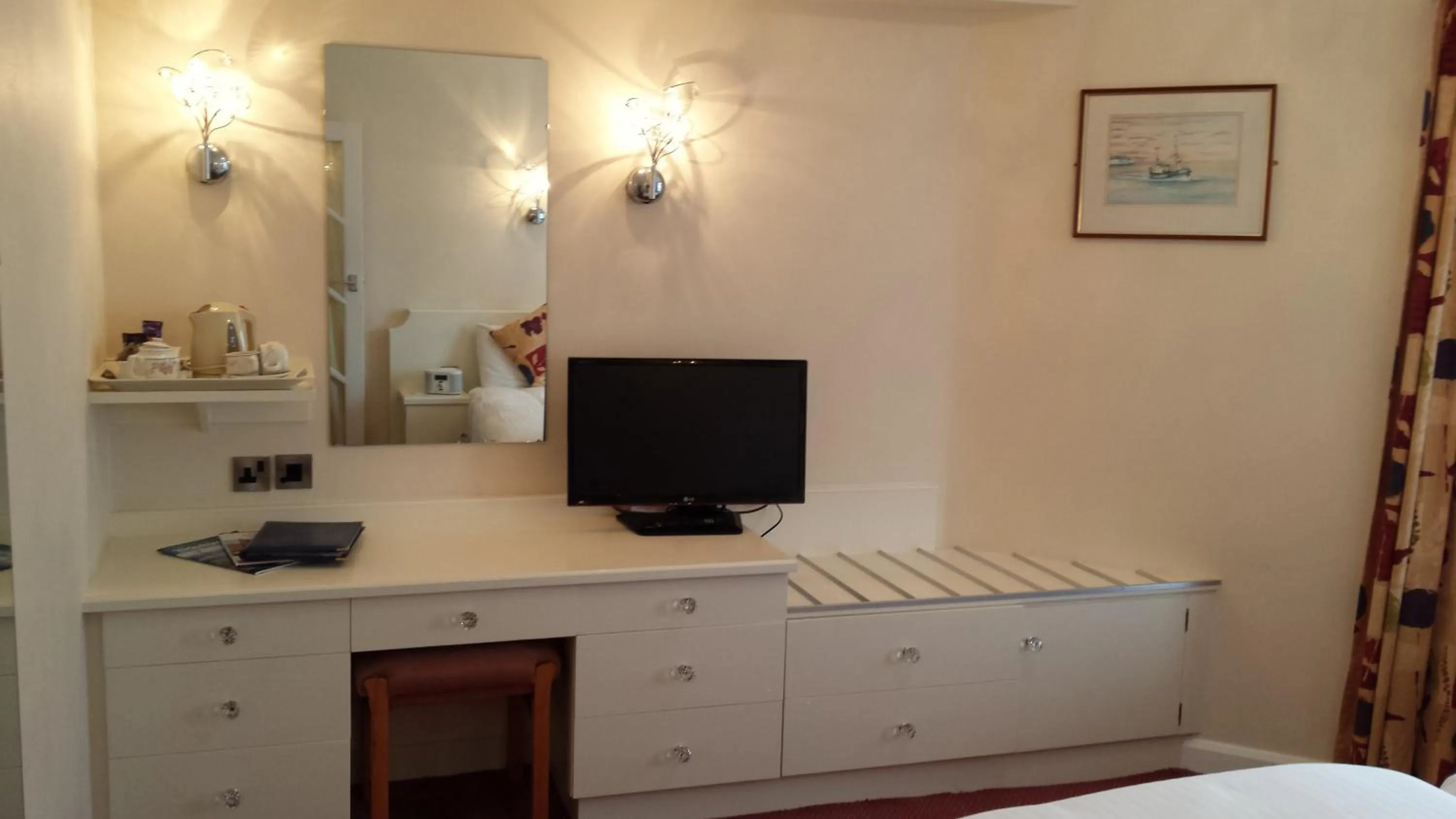 Seating area in Expanse Hotel