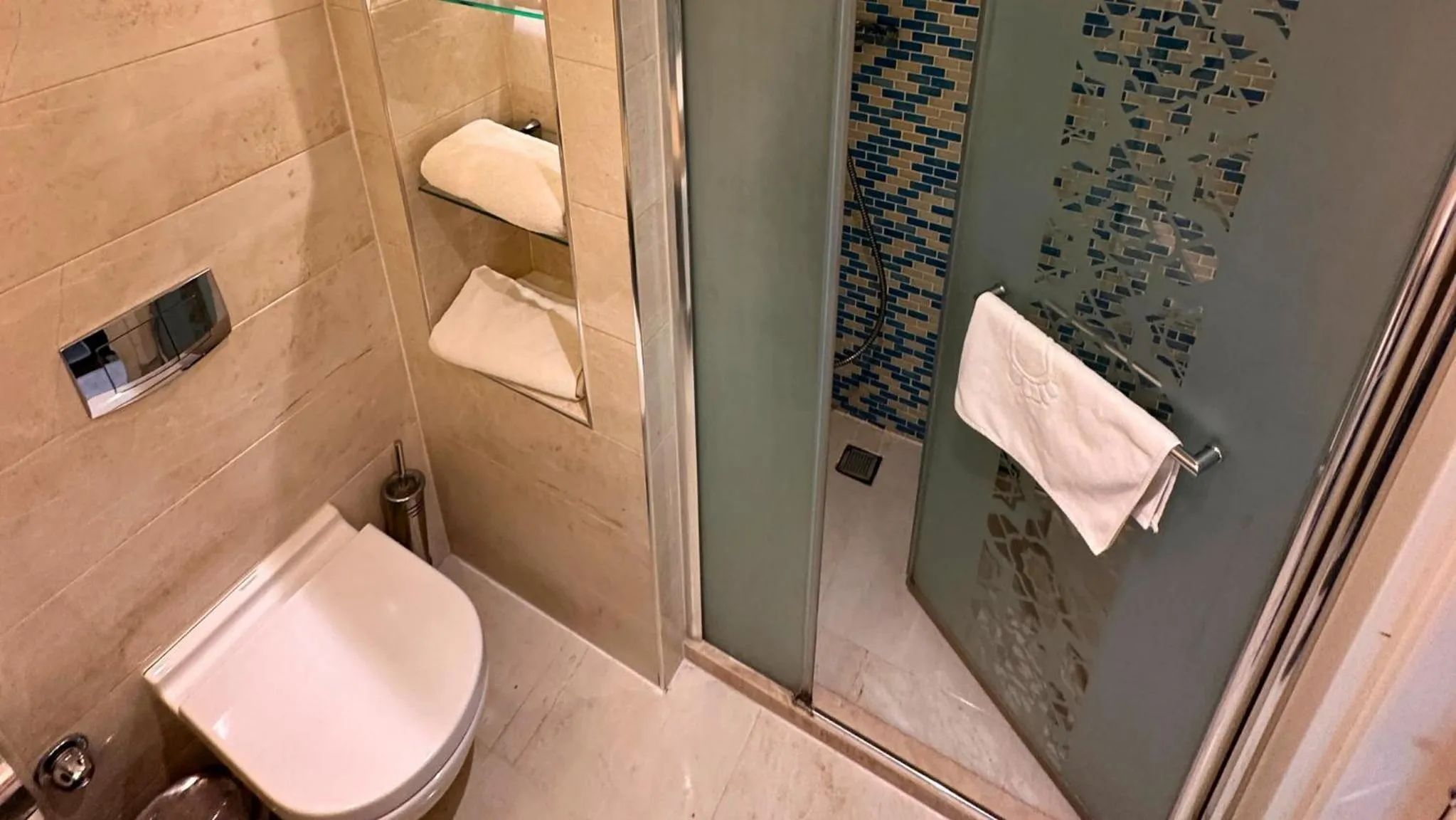 Shower in Grand Durmaz Hotel