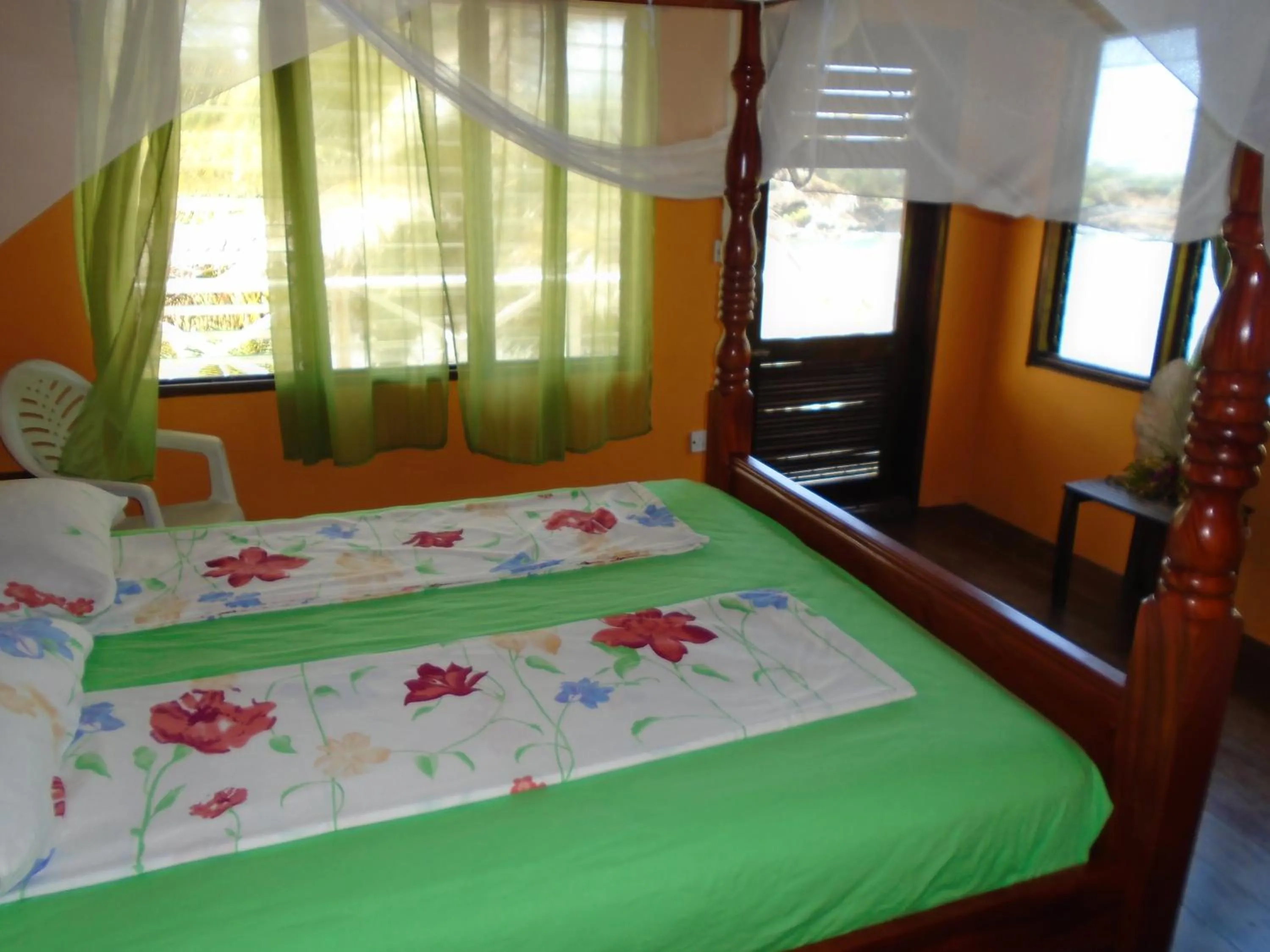 Bed in Cabier Ocean Lodge