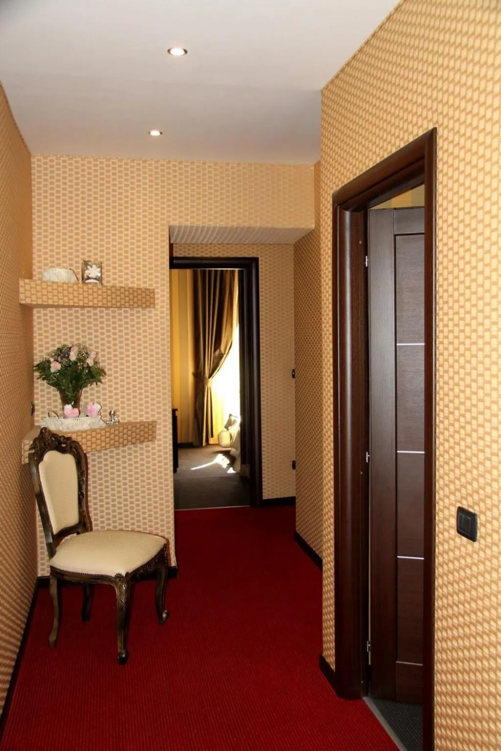 Other in Domus RomAntica