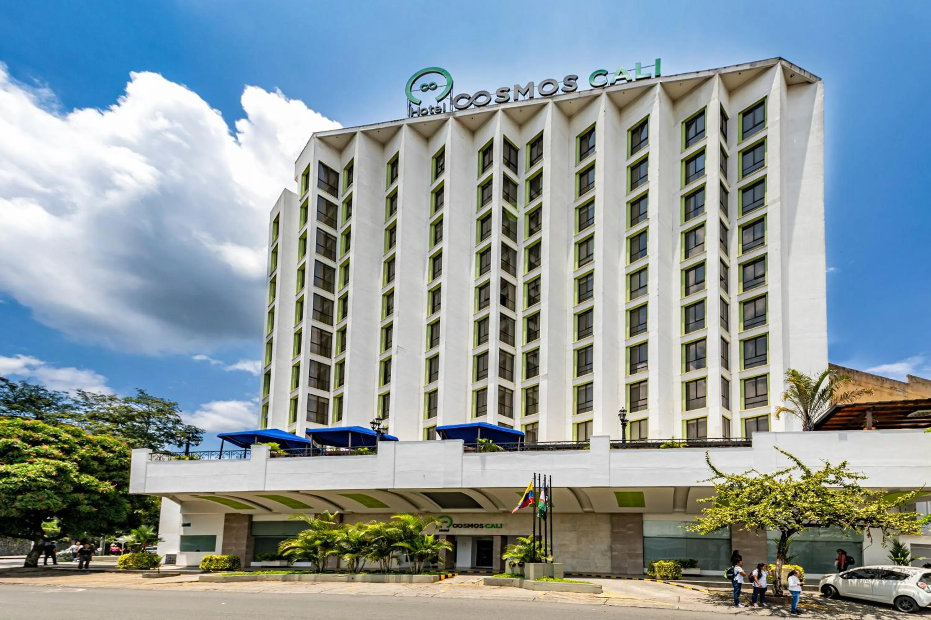 Facade/entrance in Hotel Cosmos Cali