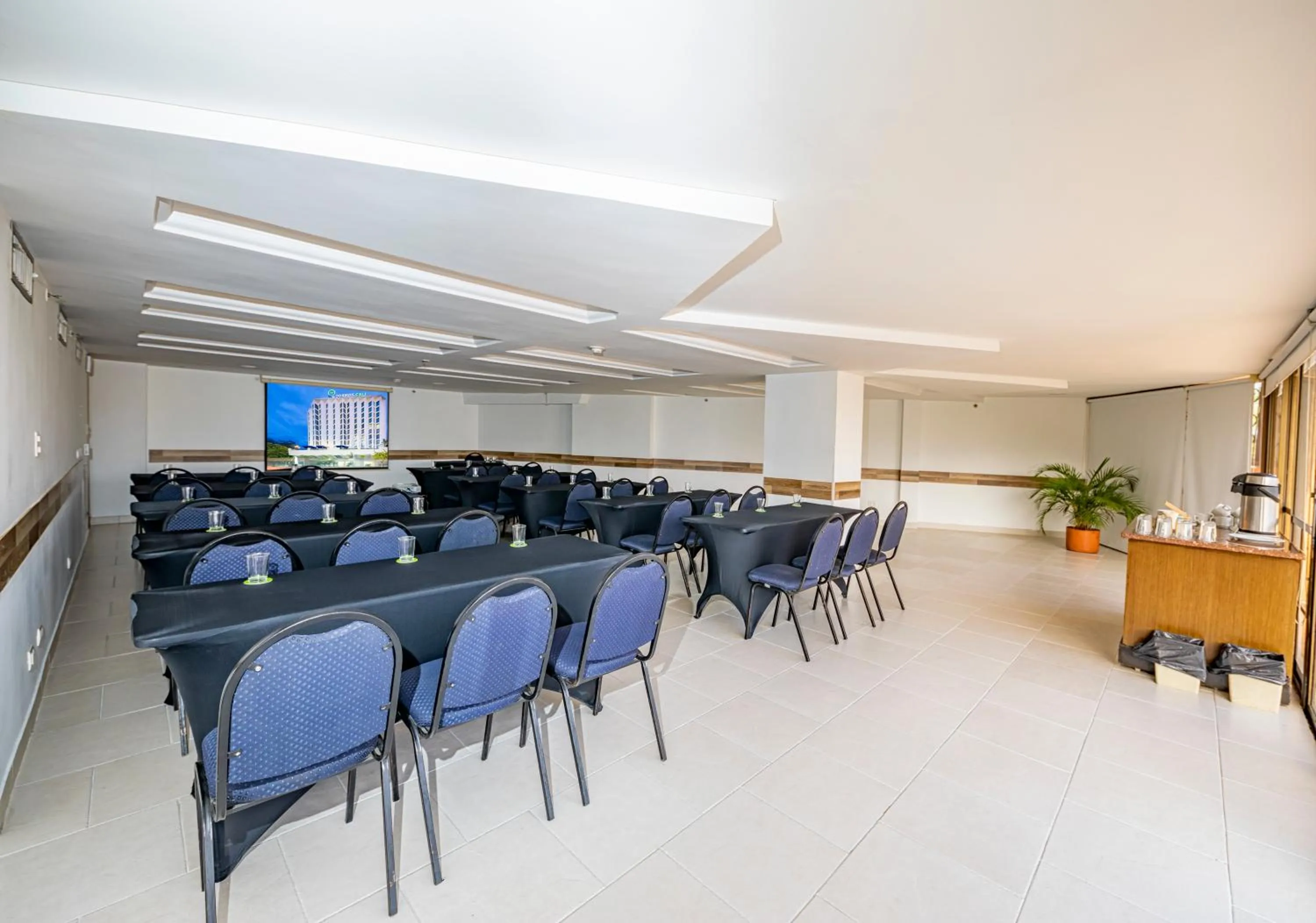 Meeting/conference room in Hotel Cosmos Cali
