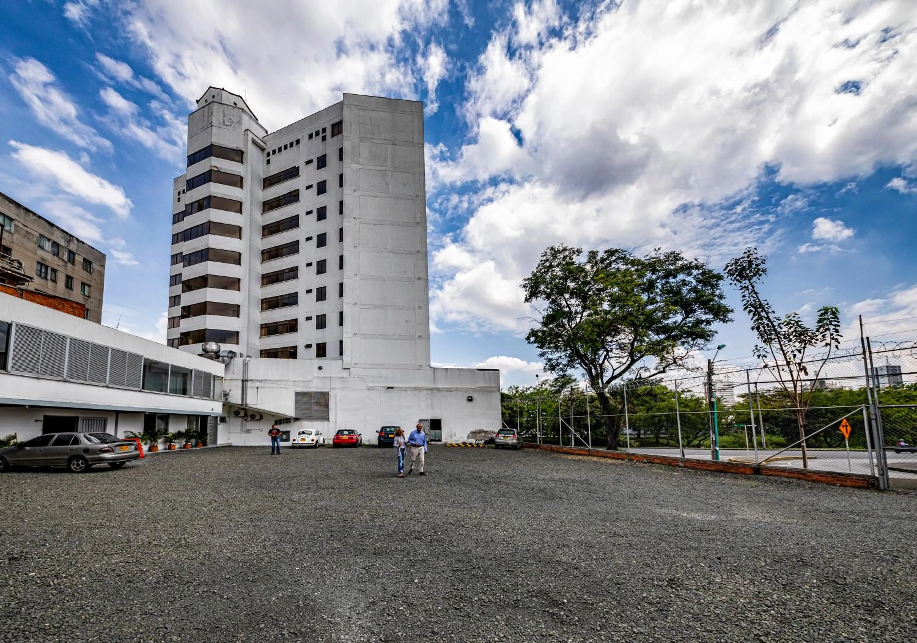 Patio in Hotel Cosmos Cali
