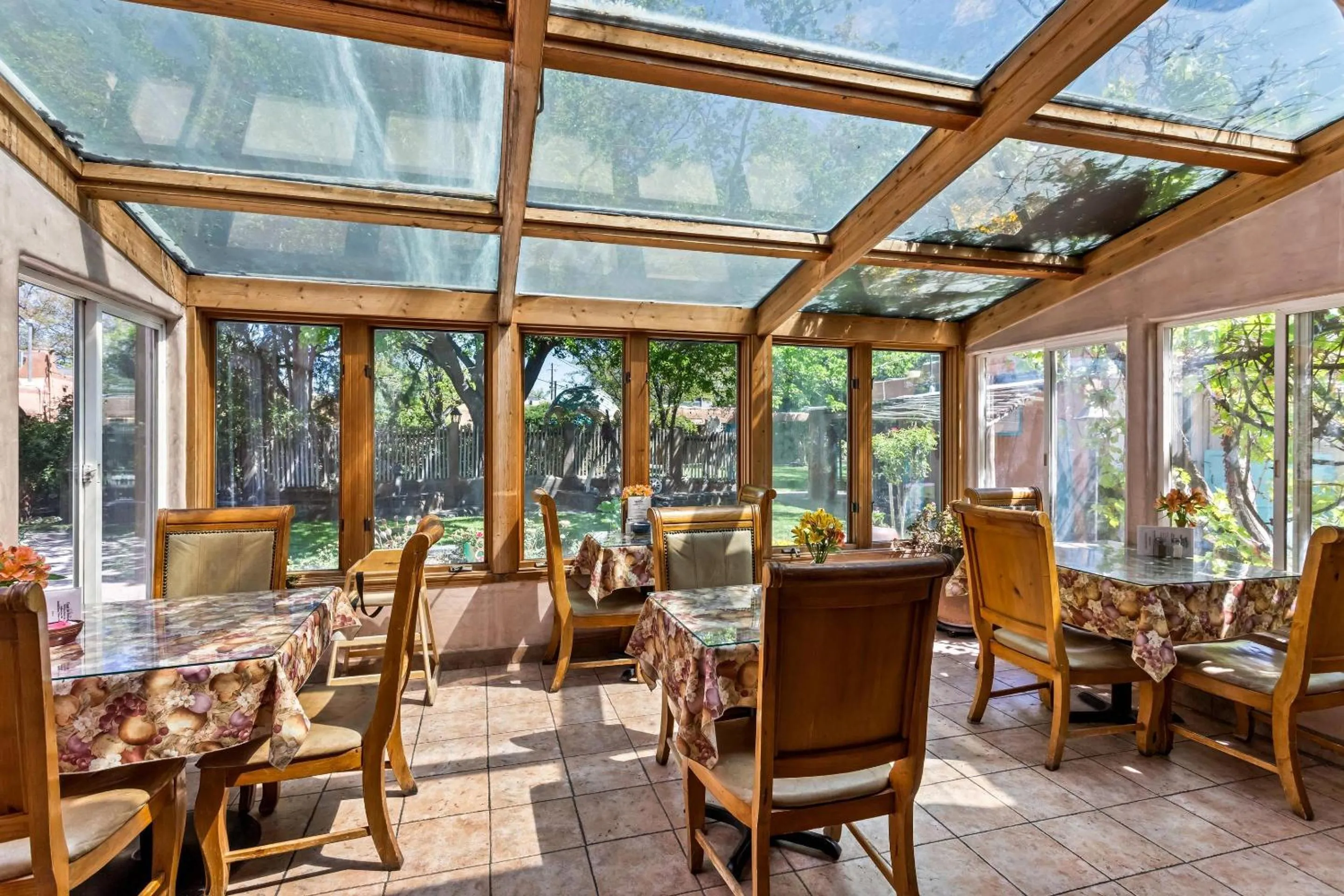 Breakfast in Casas de Suenos Old Town Historic Inn, an Ascend Collection Hotel