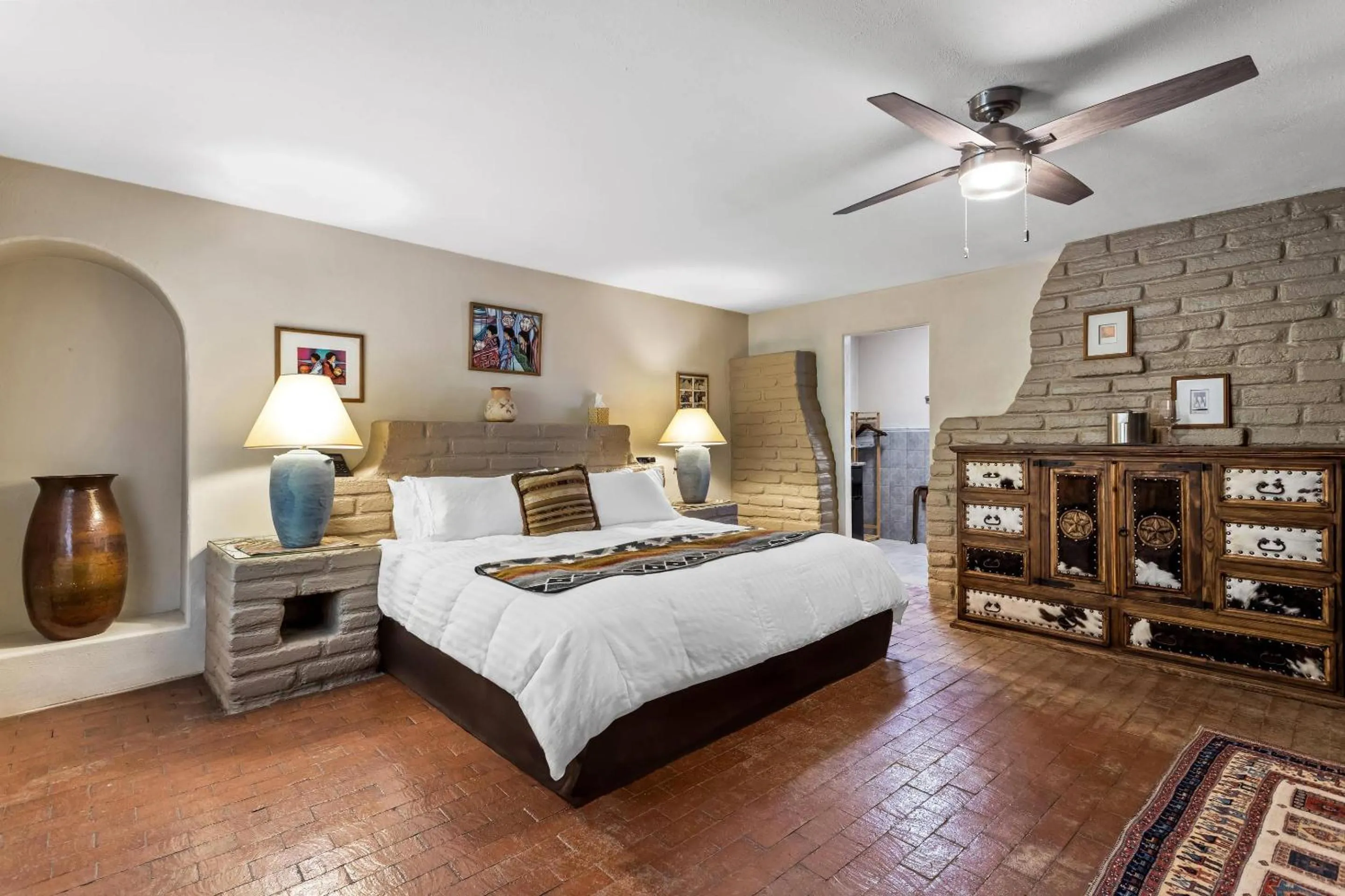 Bedroom, Bed in Casas de Suenos Old Town Historic Inn, an Ascend Collection Hotel