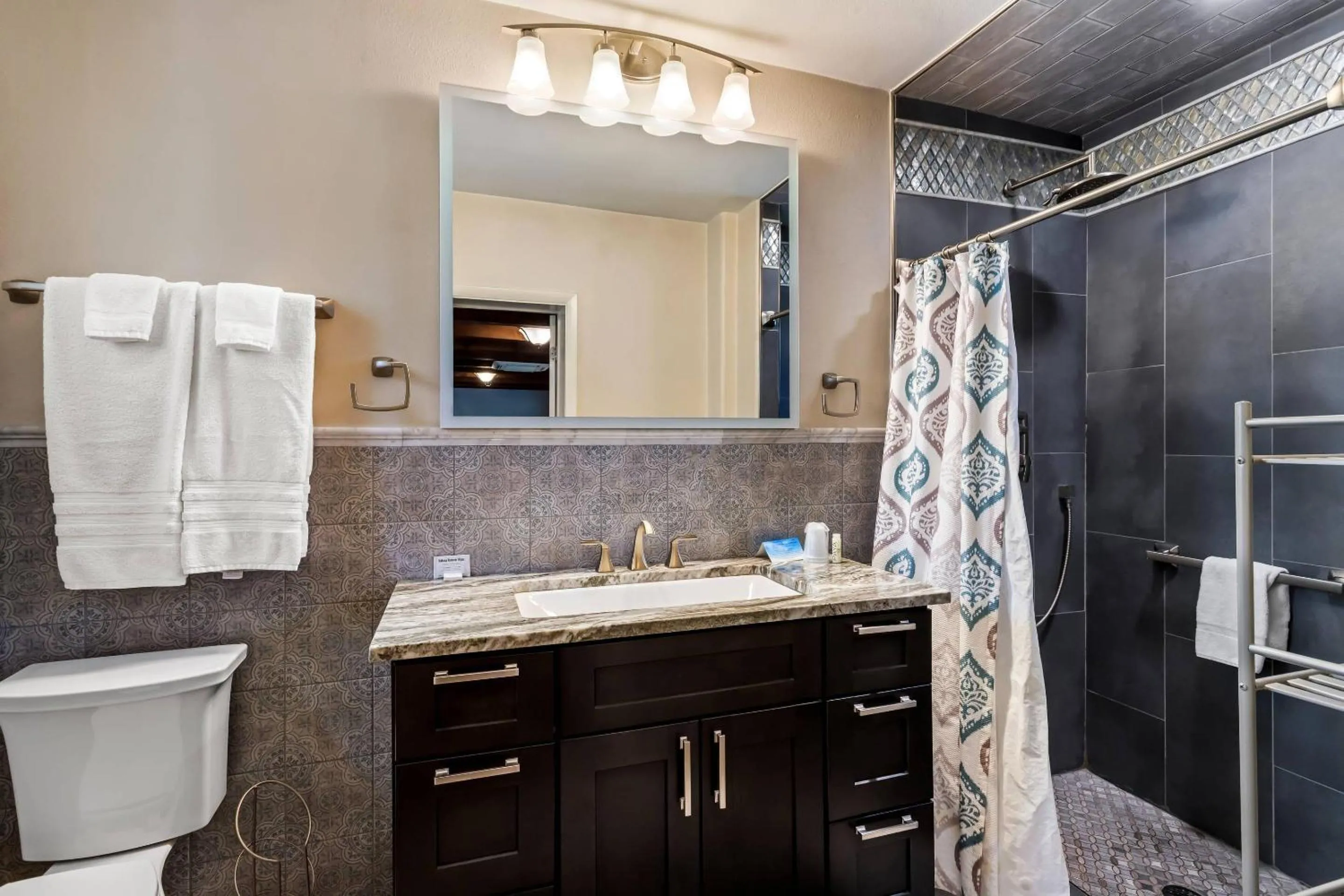 Bedroom in Casas de Suenos Old Town Historic Inn, an Ascend Collection Hotel