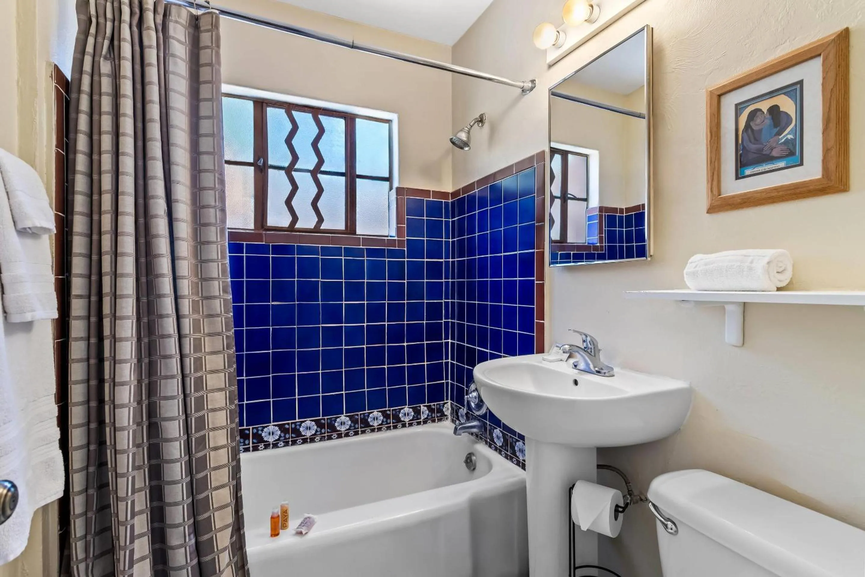 Bedroom in Casas de Suenos Old Town Historic Inn, an Ascend Collection Hotel