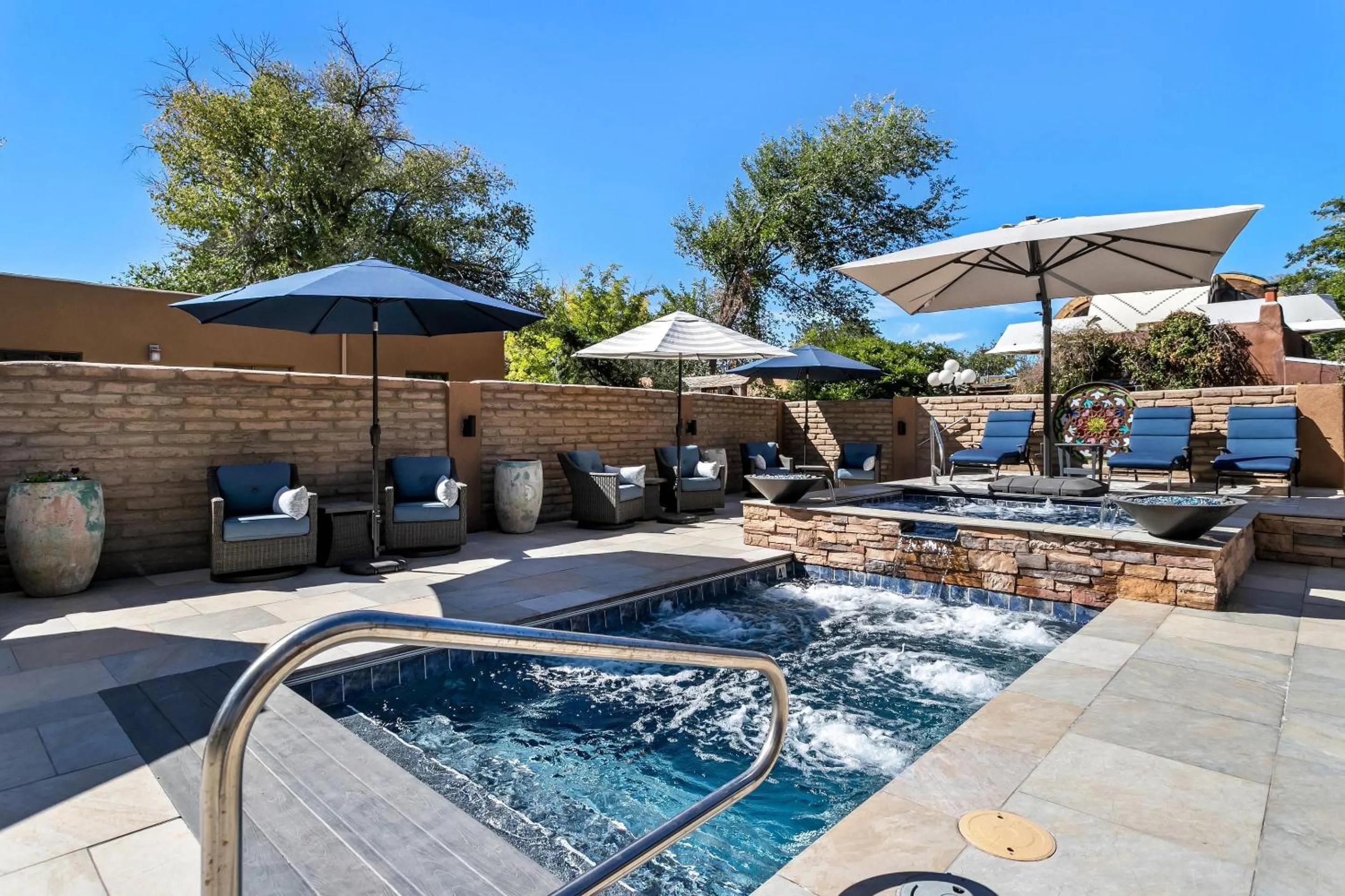 Swimming pool in Casas de Suenos Old Town Historic Inn, an Ascend Collection Hotel