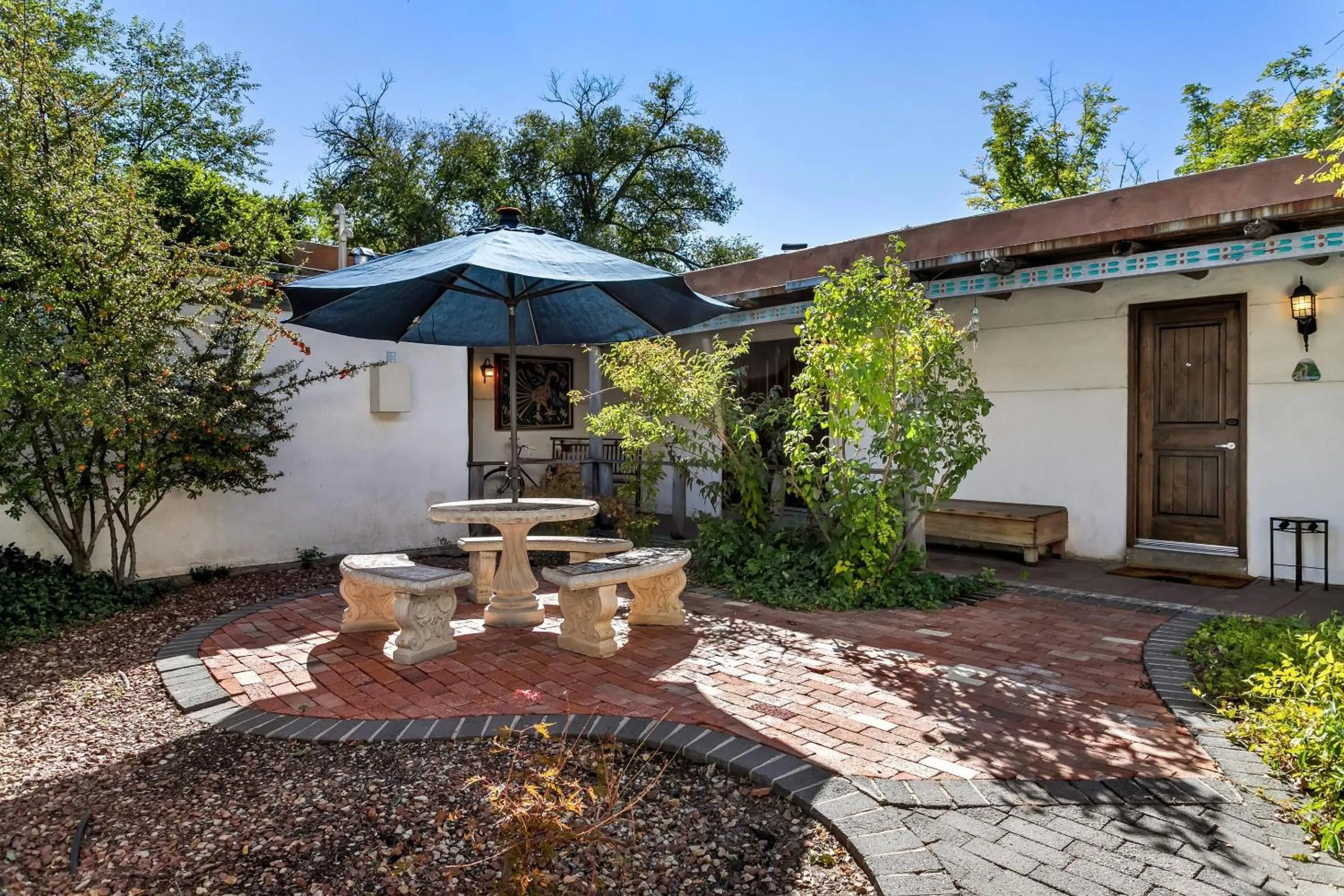 Swimming pool in Casas de Suenos Old Town Historic Inn, an Ascend Collection Hotel