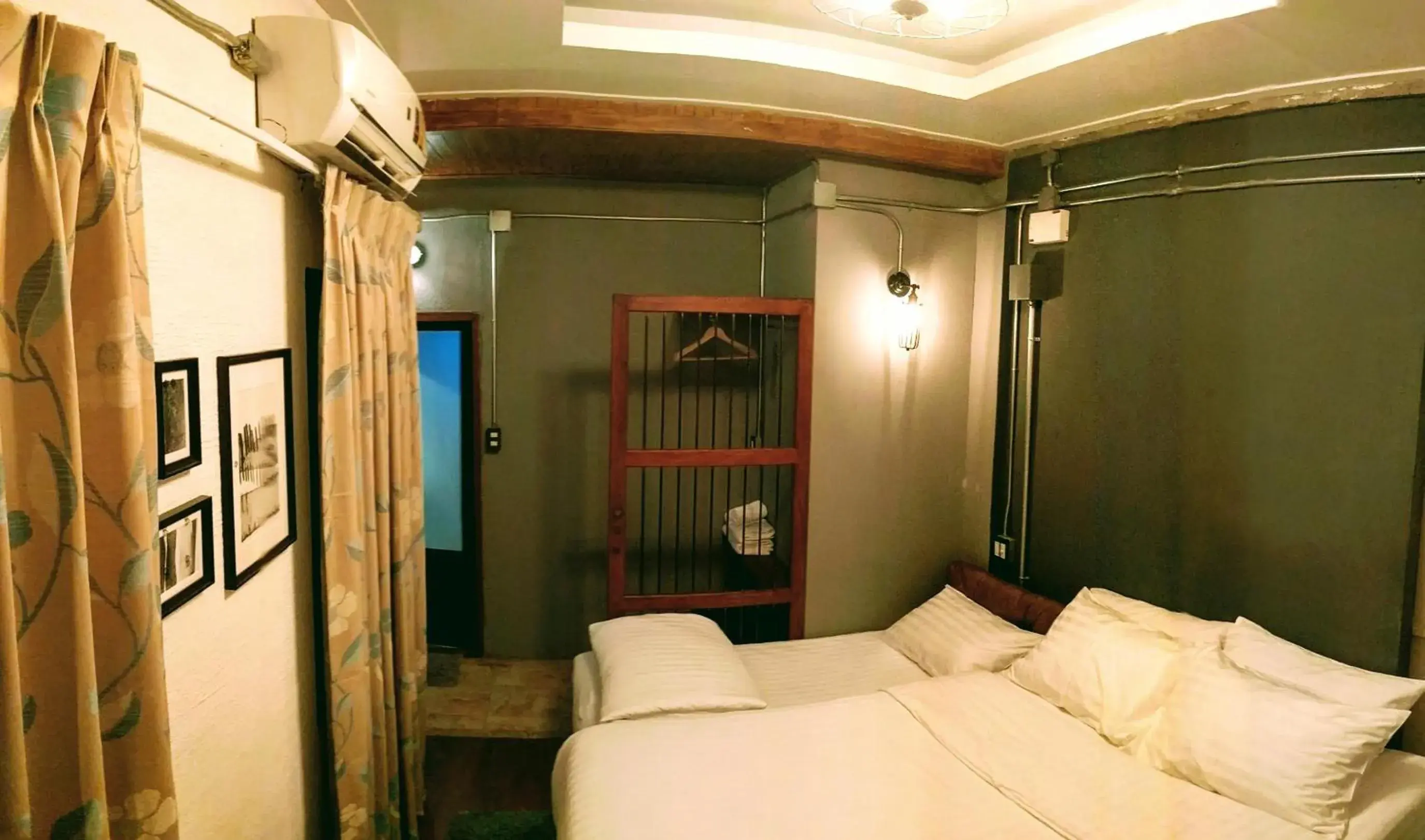 Bed in Zeds Hostel Bangkok Bed in Zeds Hostel Bangkok