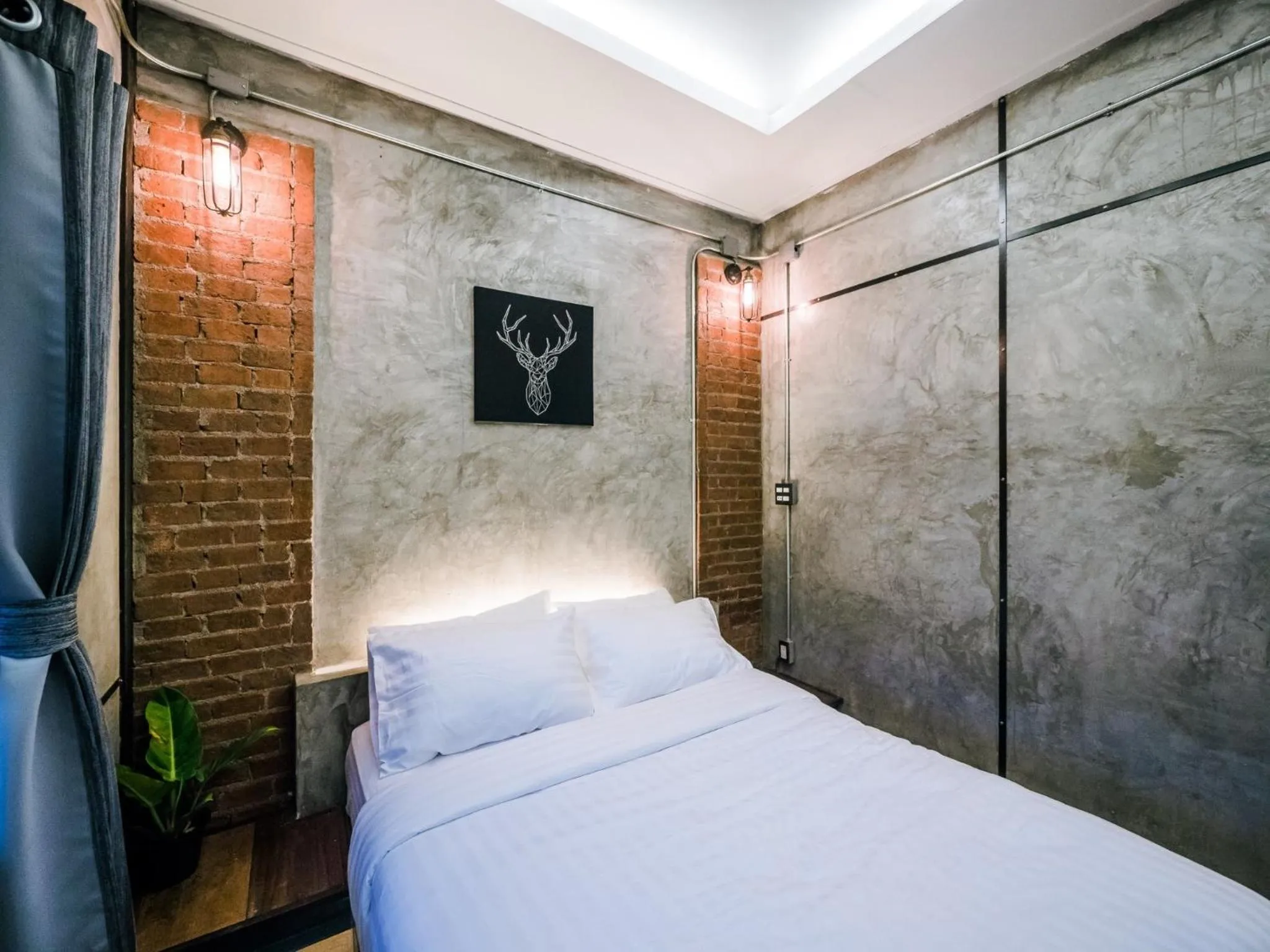 Bedroom, Bed in Zeds Hostel Bangkok