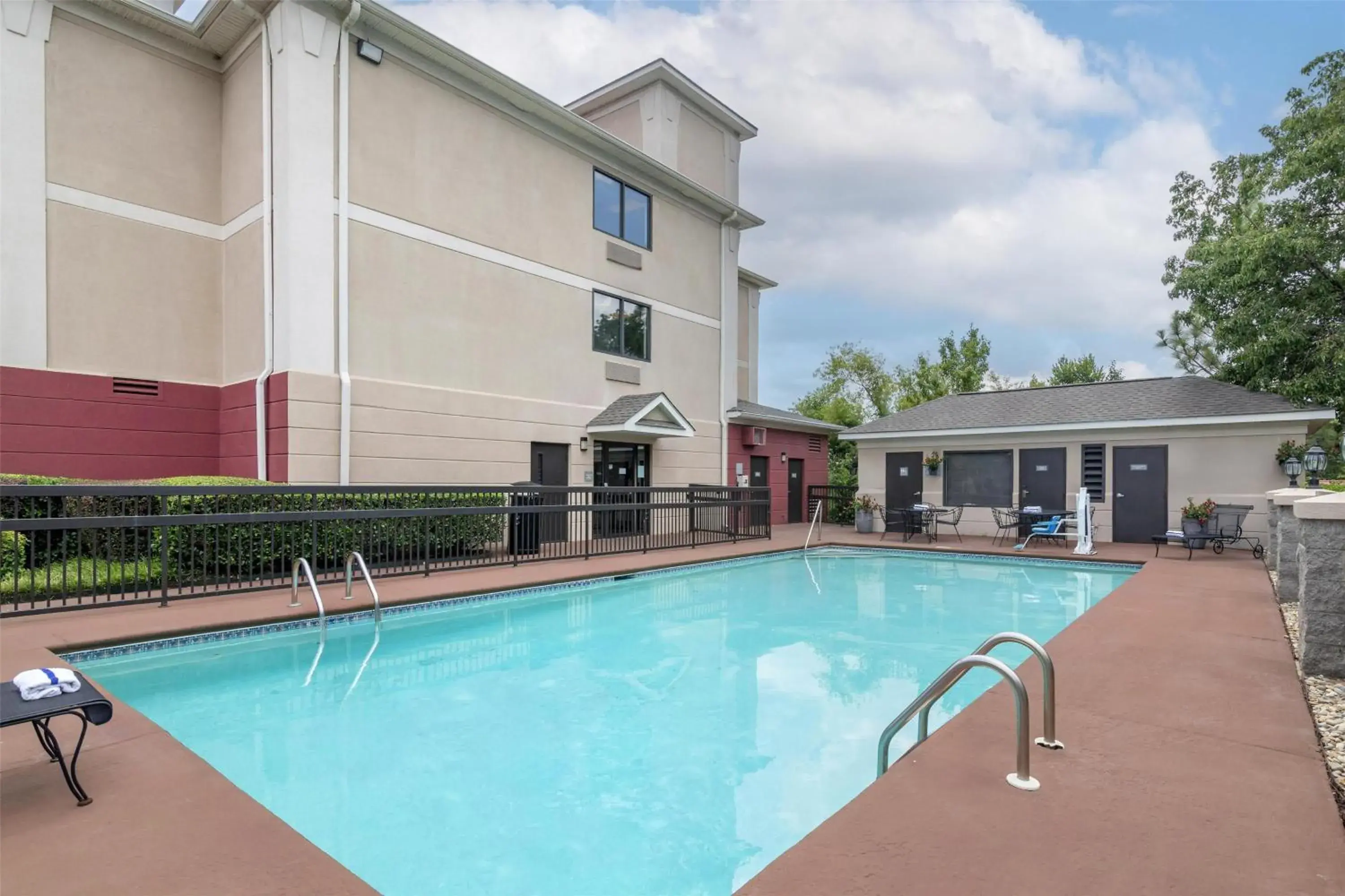Pool view in Best Western Augusta West Pool view in Best Western Augusta West