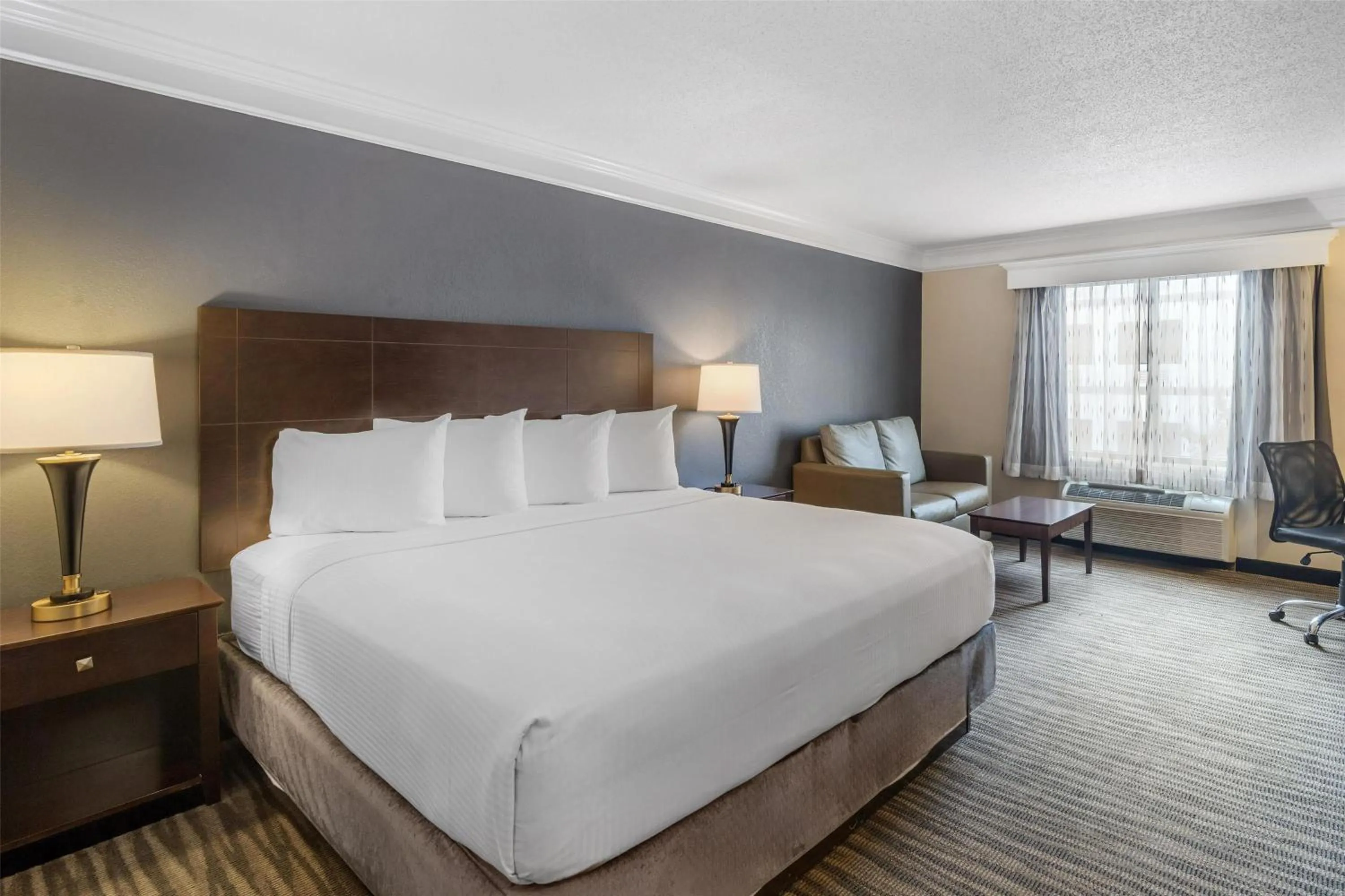 Bedroom, Bed in Best Western Augusta West