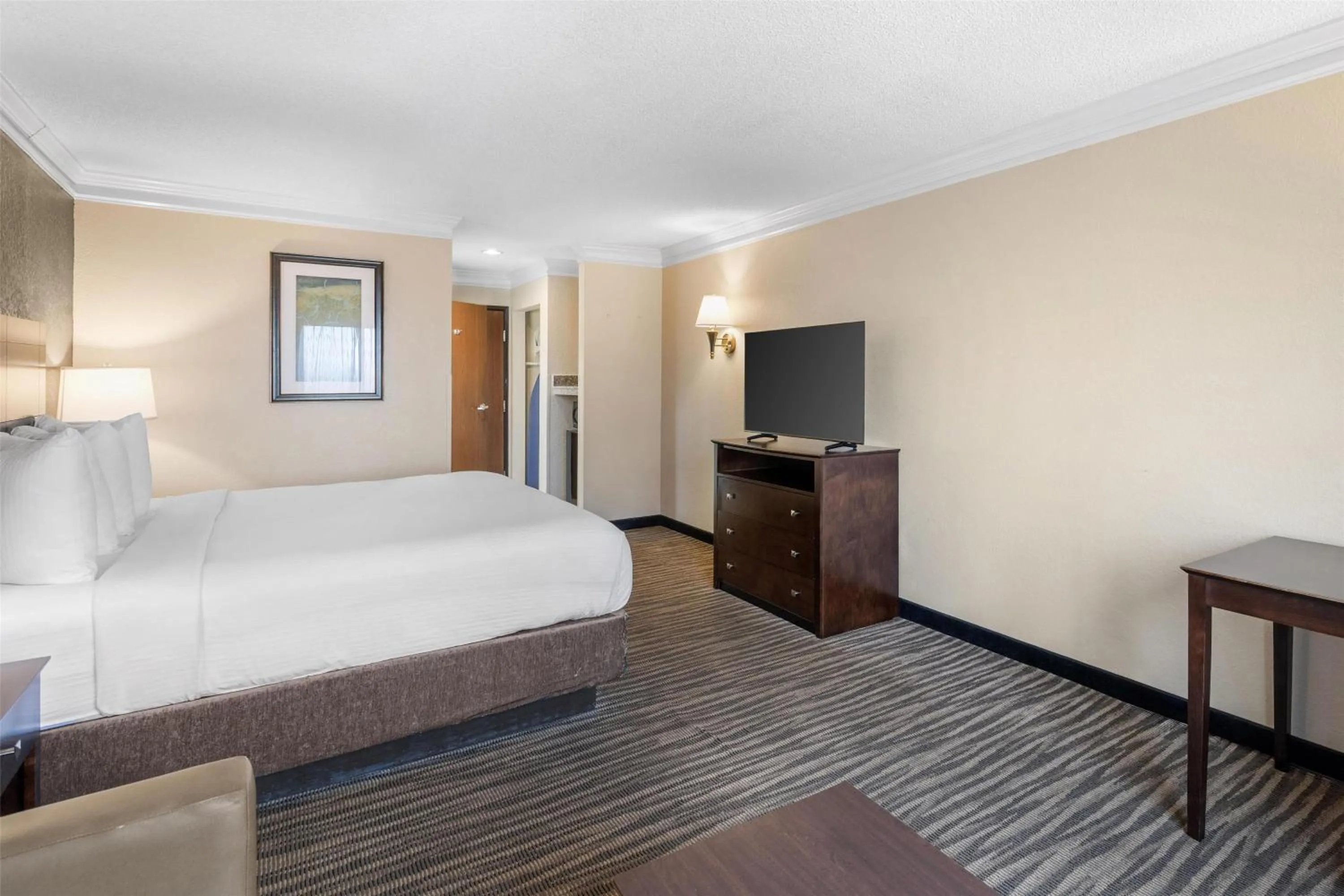 Bedroom, Bed in Best Western Augusta West