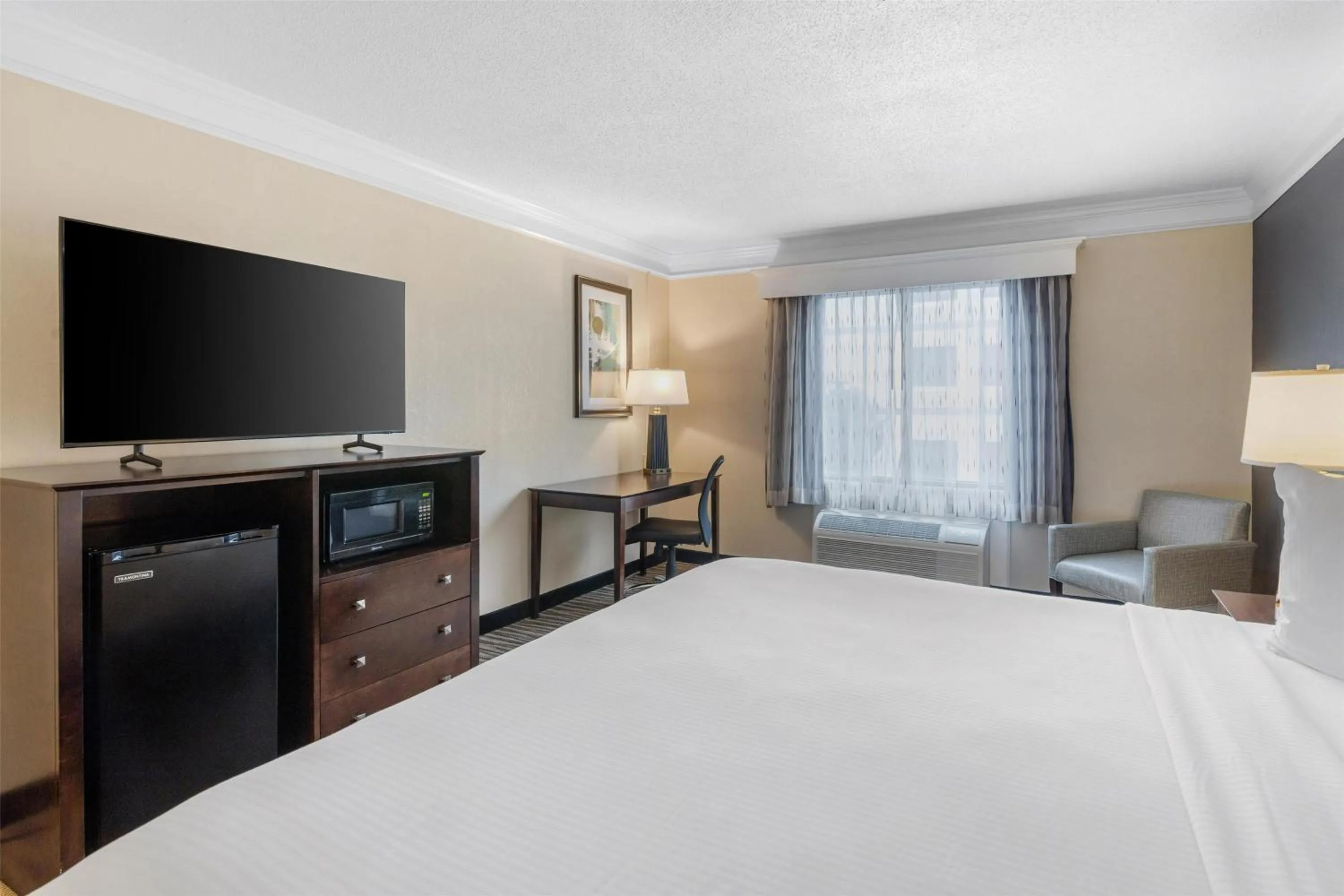 Bedroom, Bed in Best Western Augusta West