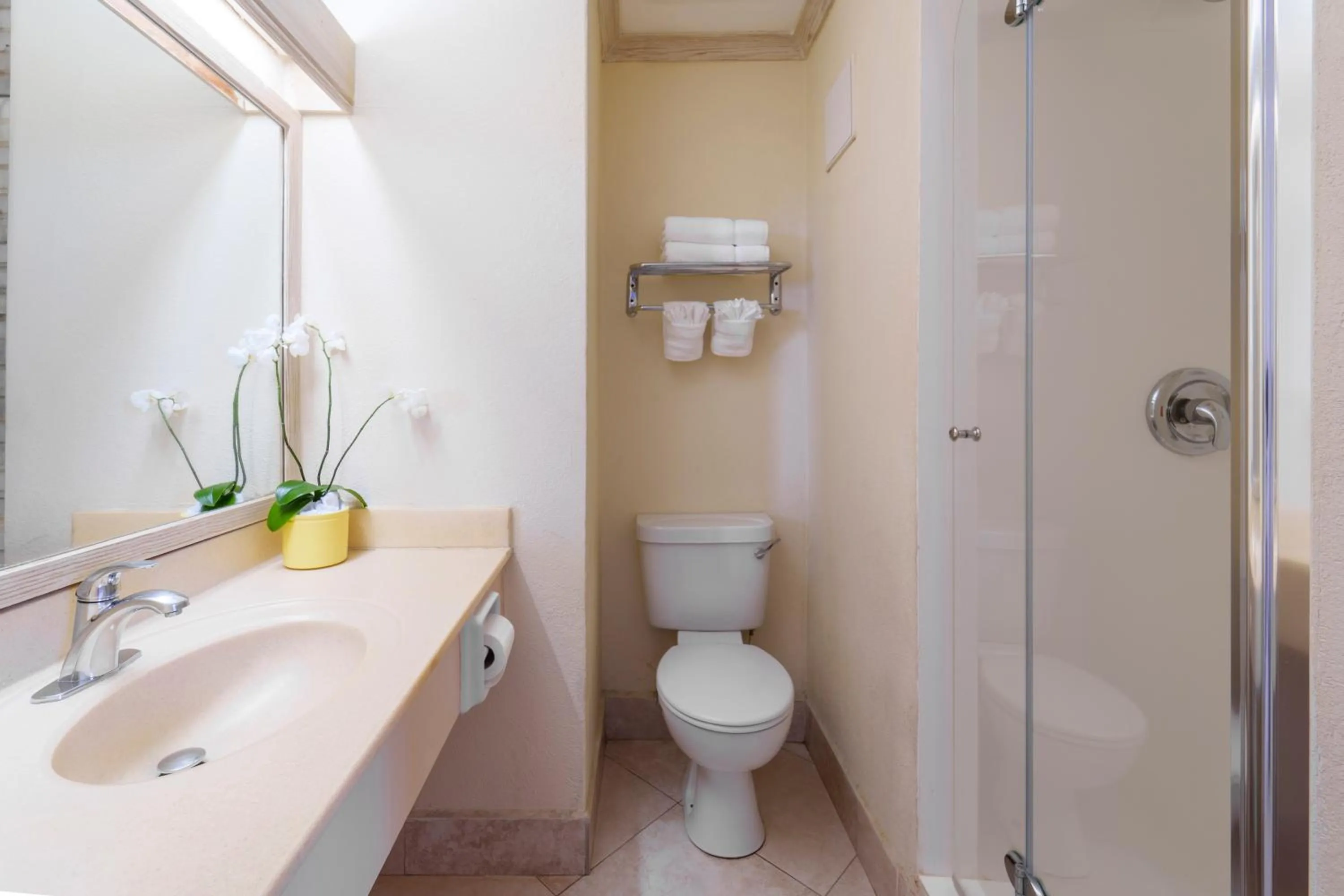 Public Bath in Southern Palms Beach Club