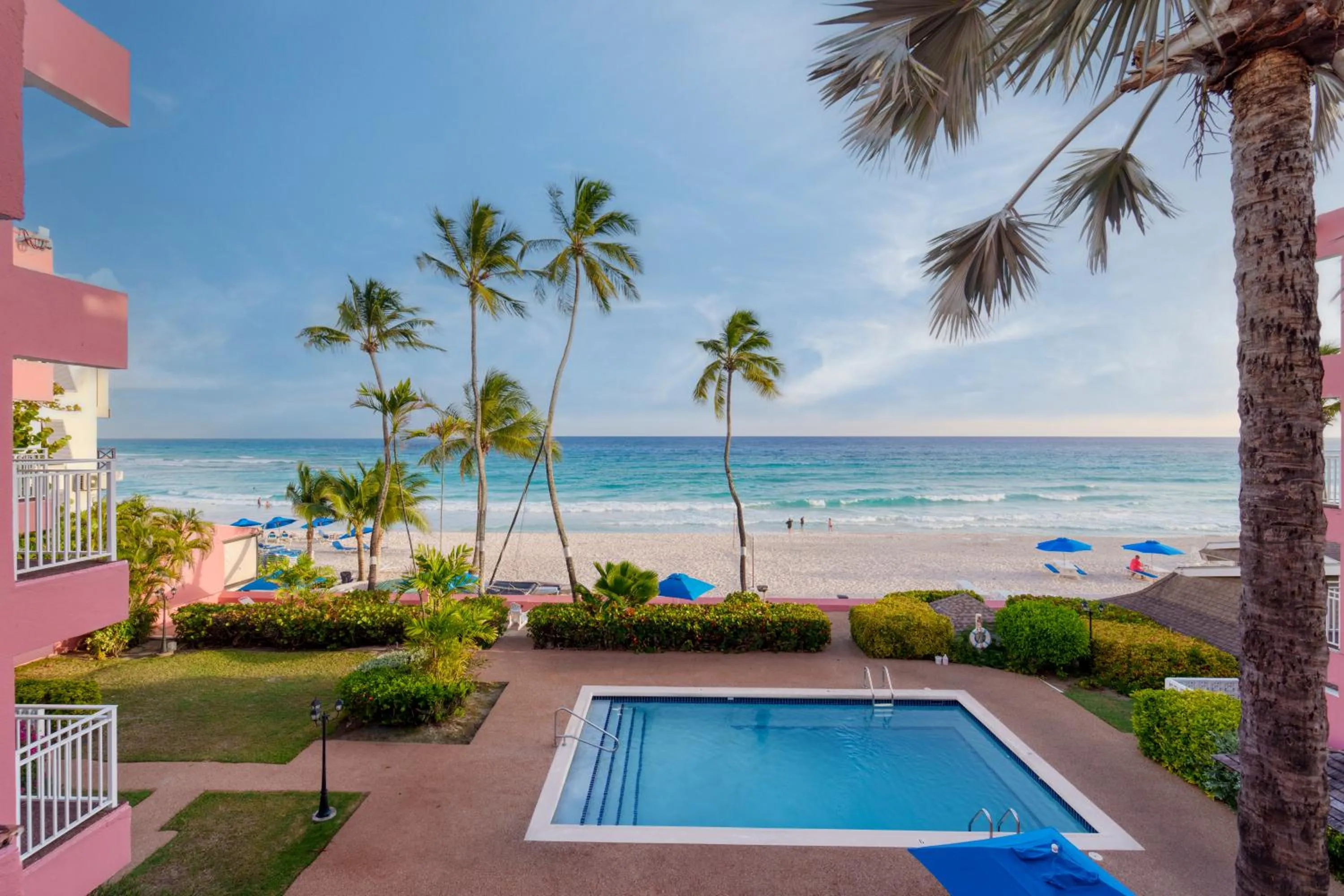Swimming pool in Southern Palms Beach Club