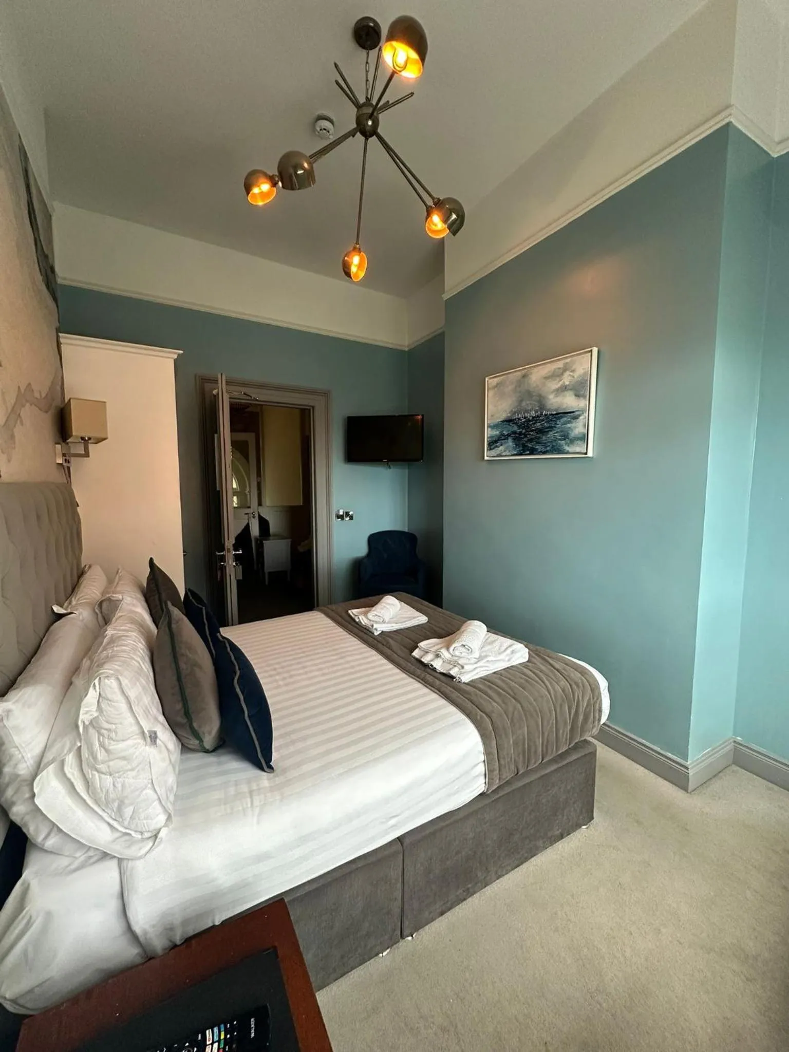 Bedroom, Bed in The Strand Hotel, the former residence of Oscar Wilde