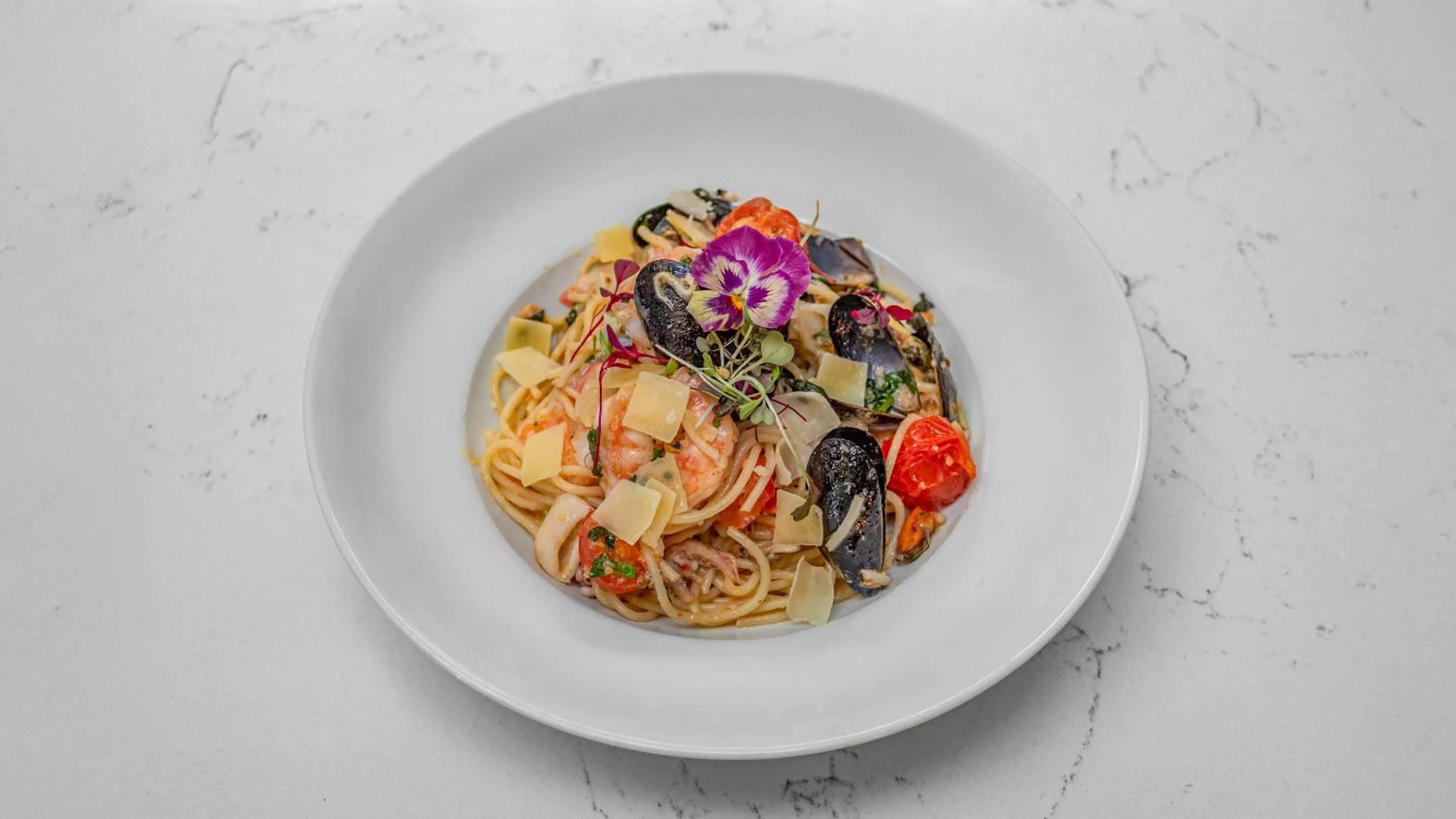 Dinner in The Strand Hotel, the former residence of Oscar Wilde