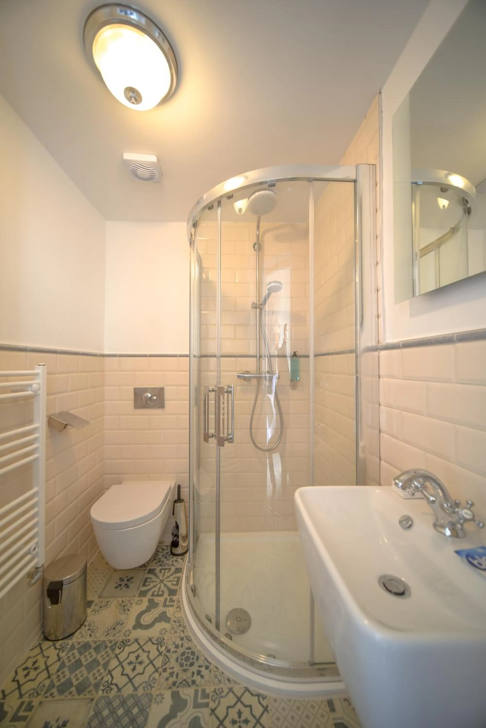 Toilet in The Strand Hotel, the former residence of Oscar Wilde