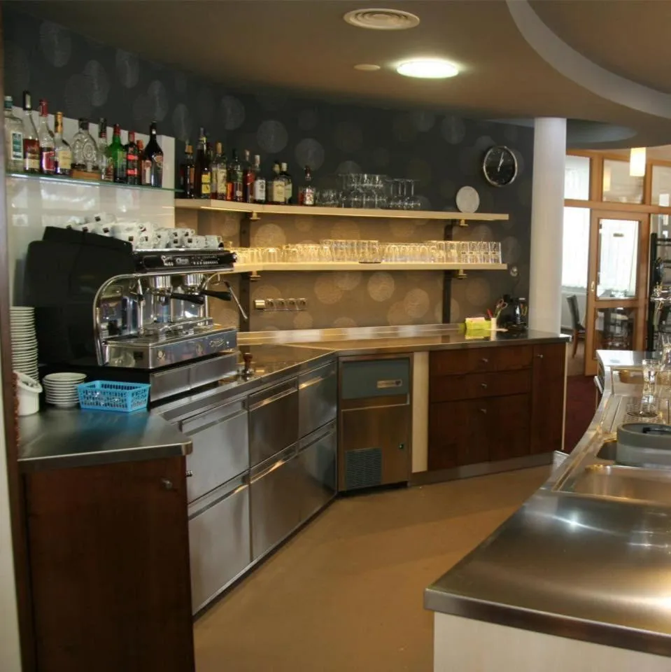 Restaurant/places to eat in Hotel Za Vodou