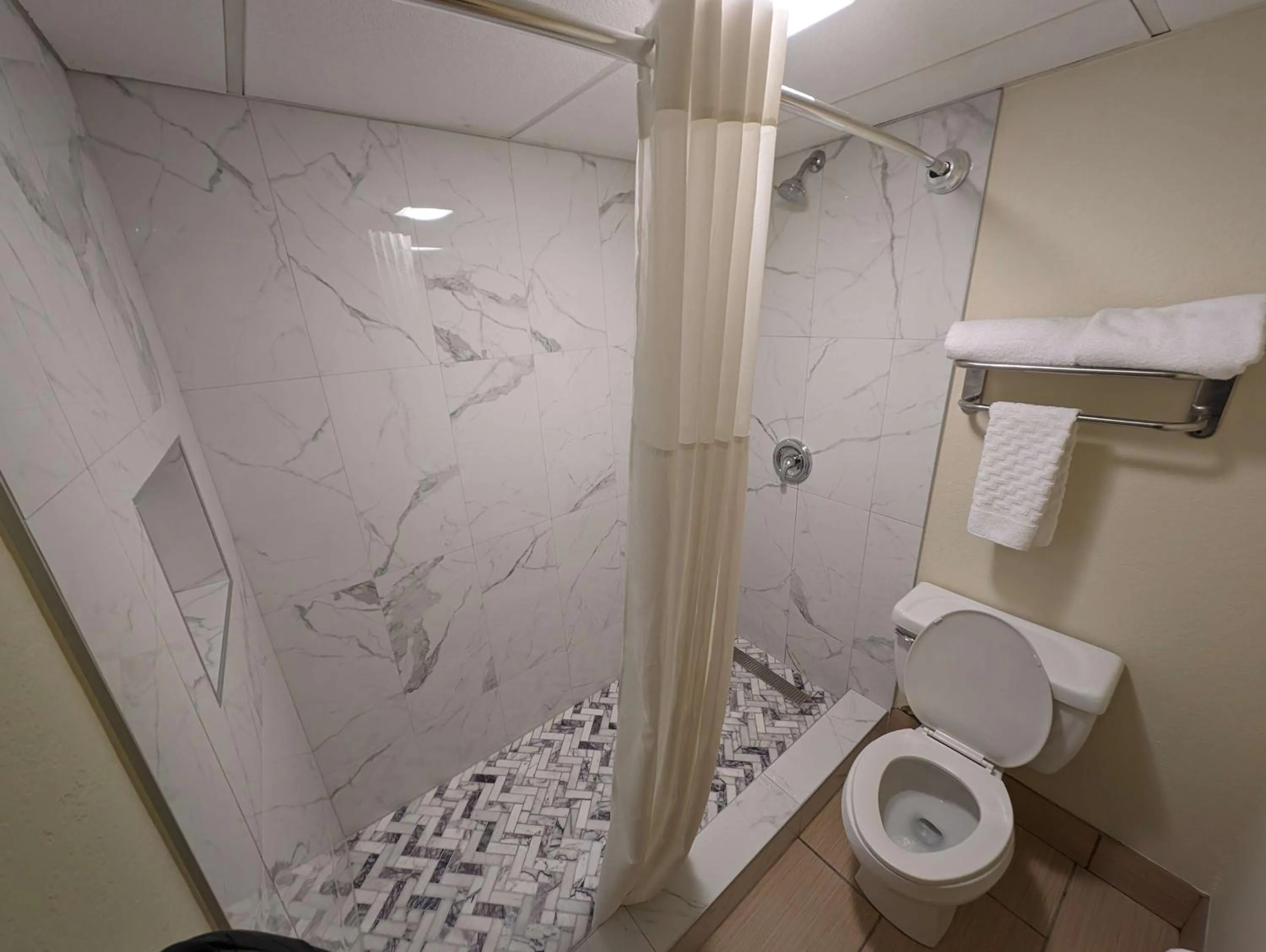 Bathroom in Best Western Windsor Suites