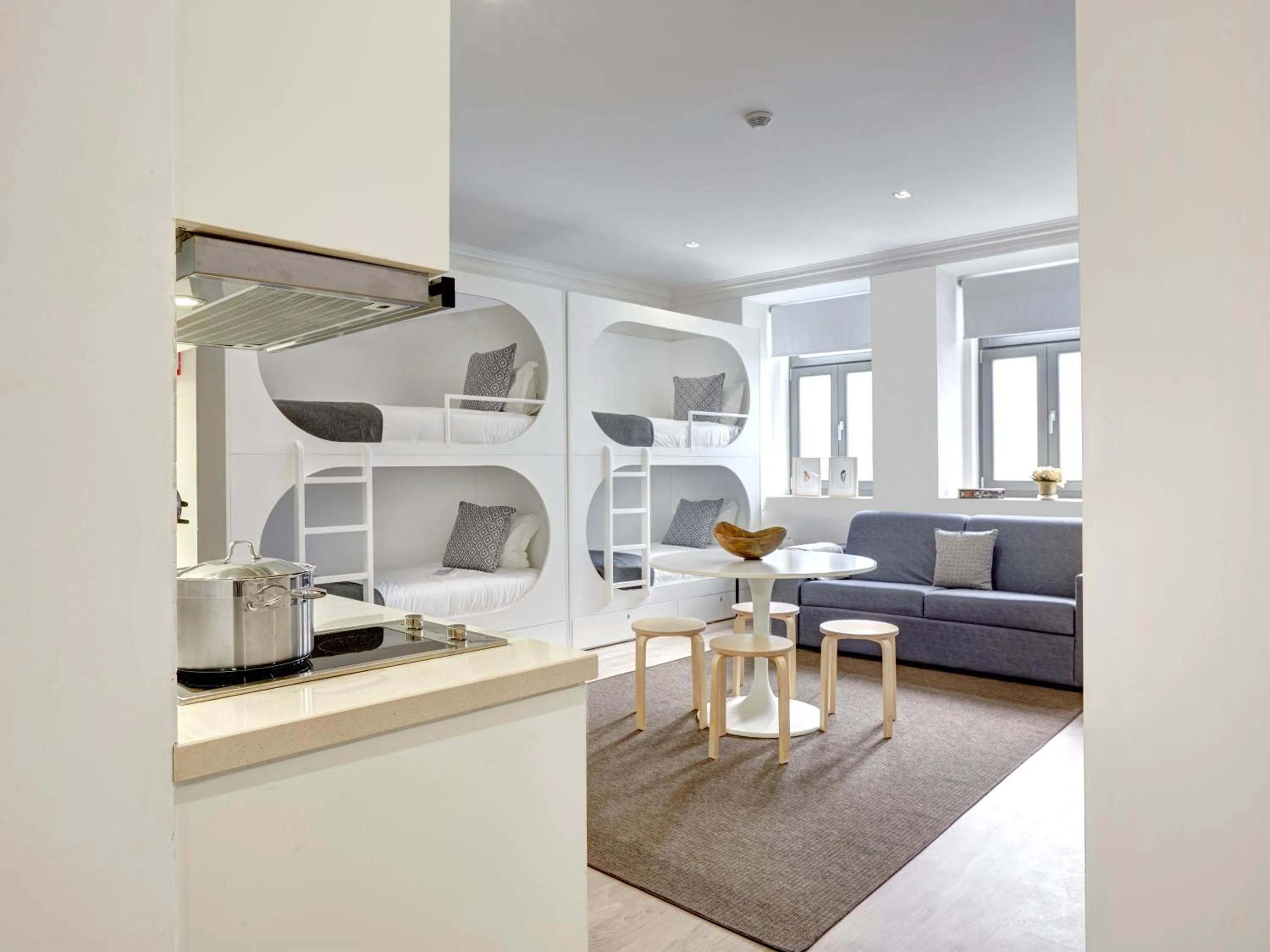 Kitchen or kitchenette in Porto Downtown Lovers Suites: Bombarda 451