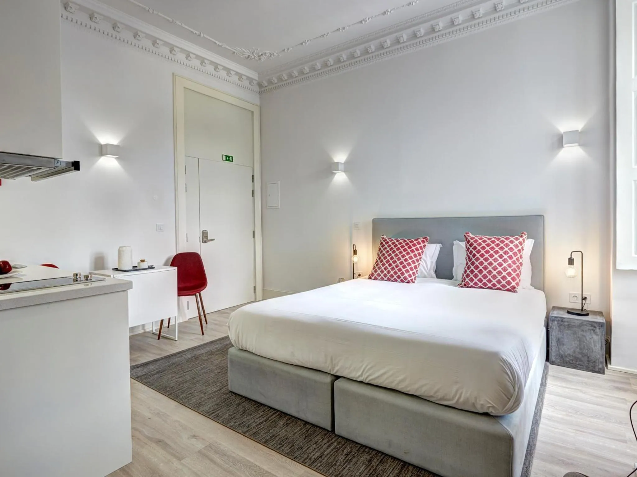 Bedroom, Bed in Porto Downtown Lovers Suites: Bombarda 451