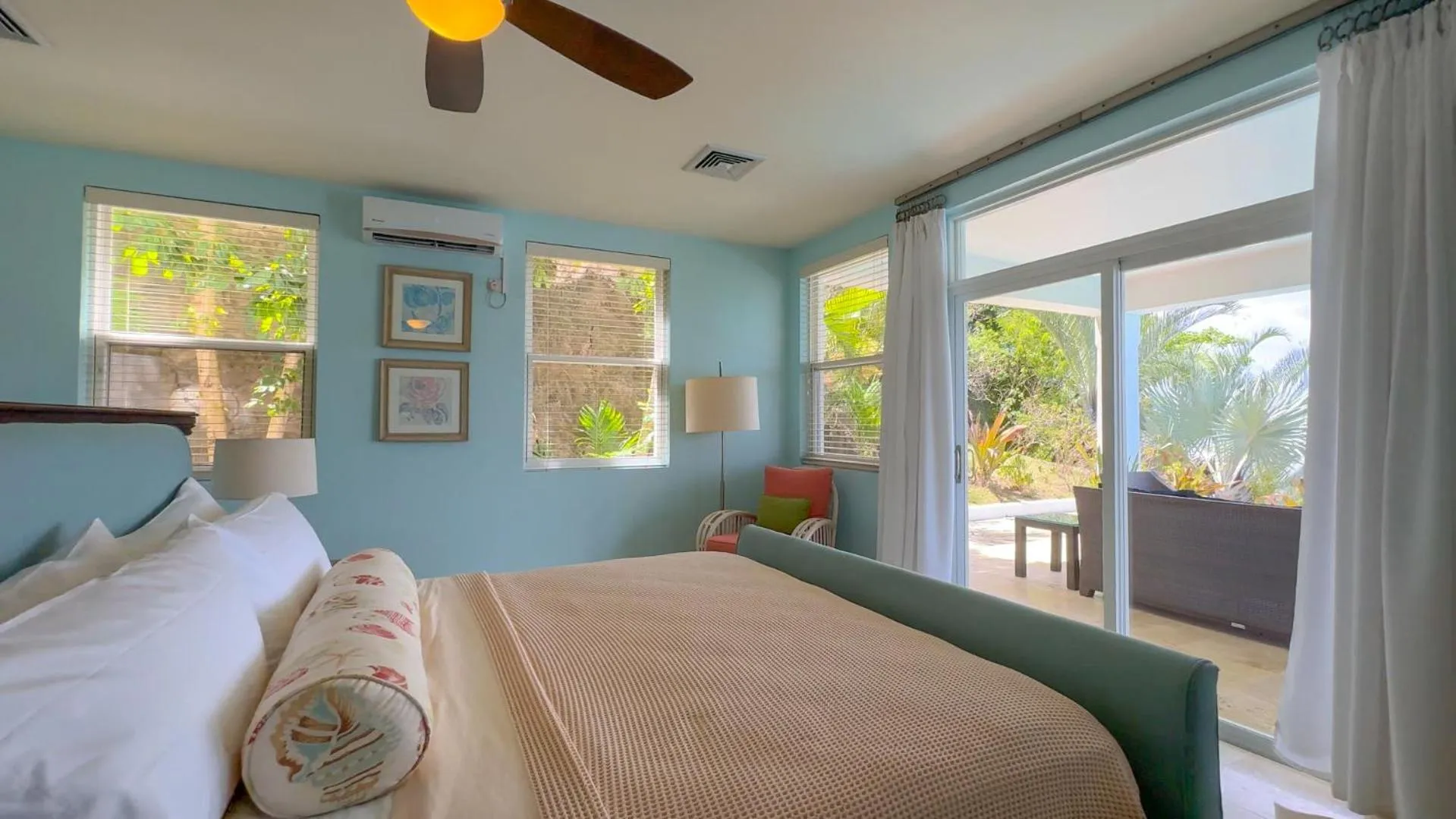 Bed in Mount Cinnamon Beach & Wellness Resort