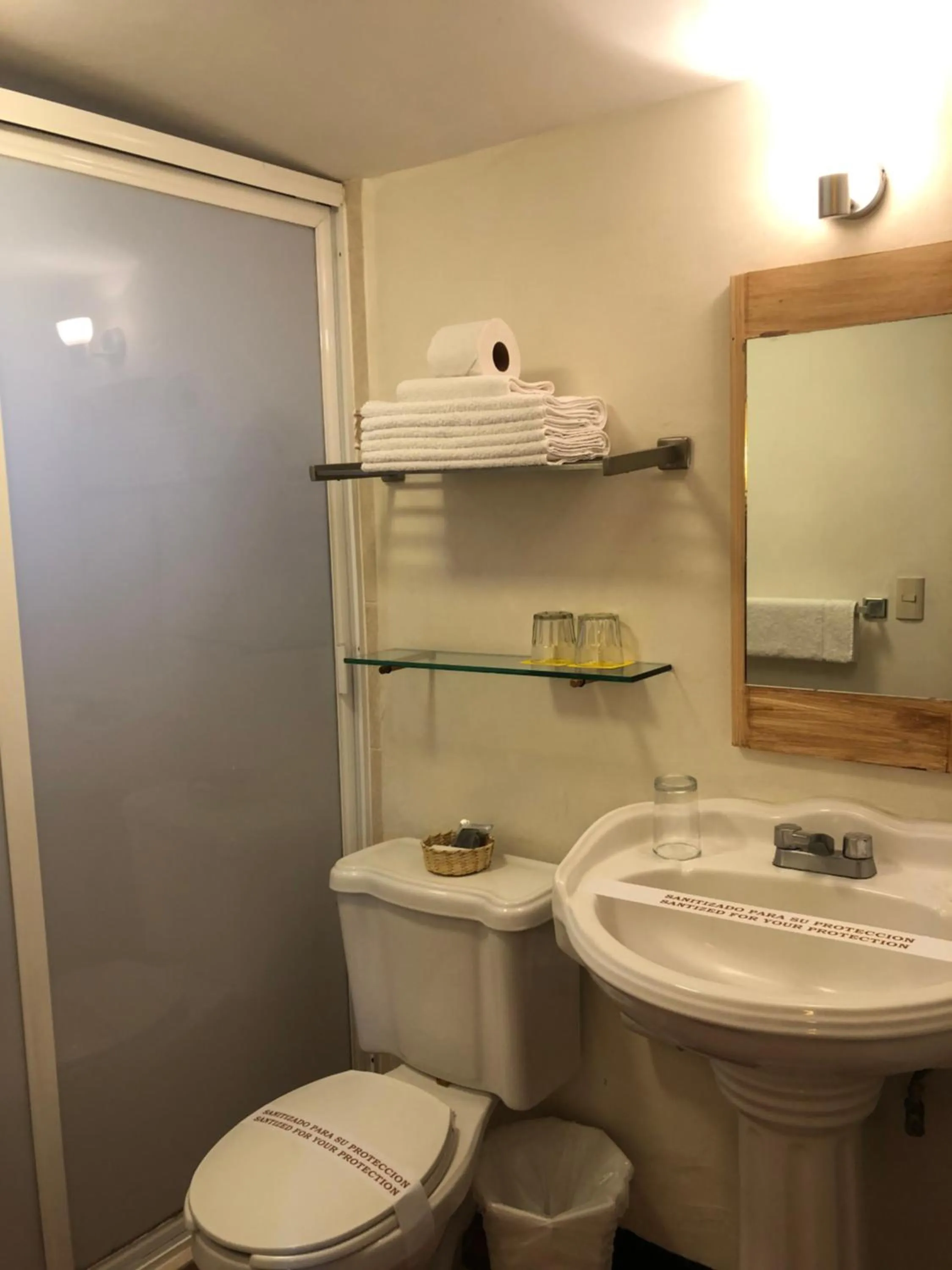 Standard Queen Room in Hotel Ilebal Cuernavaca Centro - lugar con encanto!