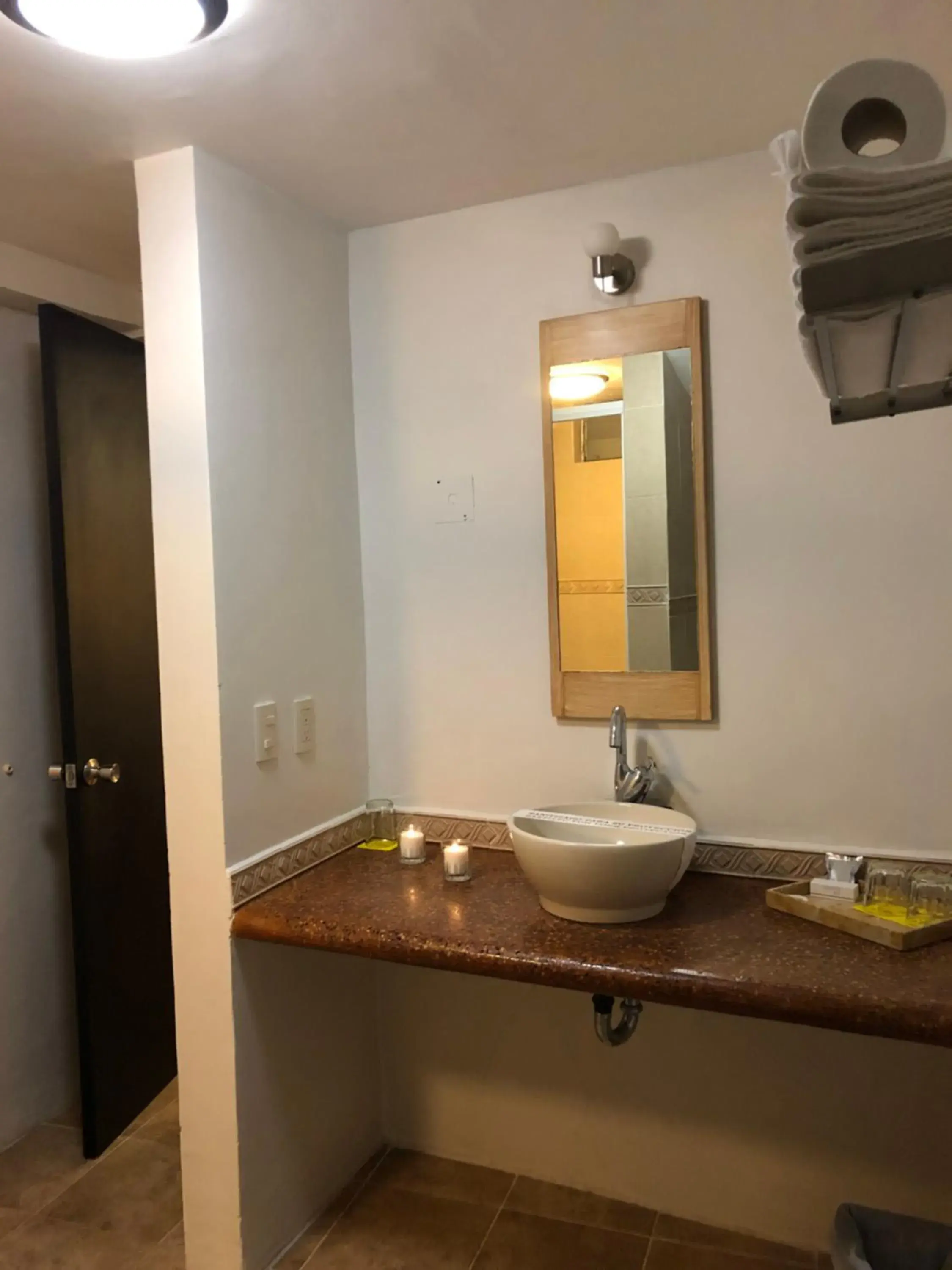 Bathroom in Hotel Ilebal Cuernavaca Centro - lugar con encanto! Bathroom in Hotel Ilebal Cuernavaca Centro - lugar con encanto!