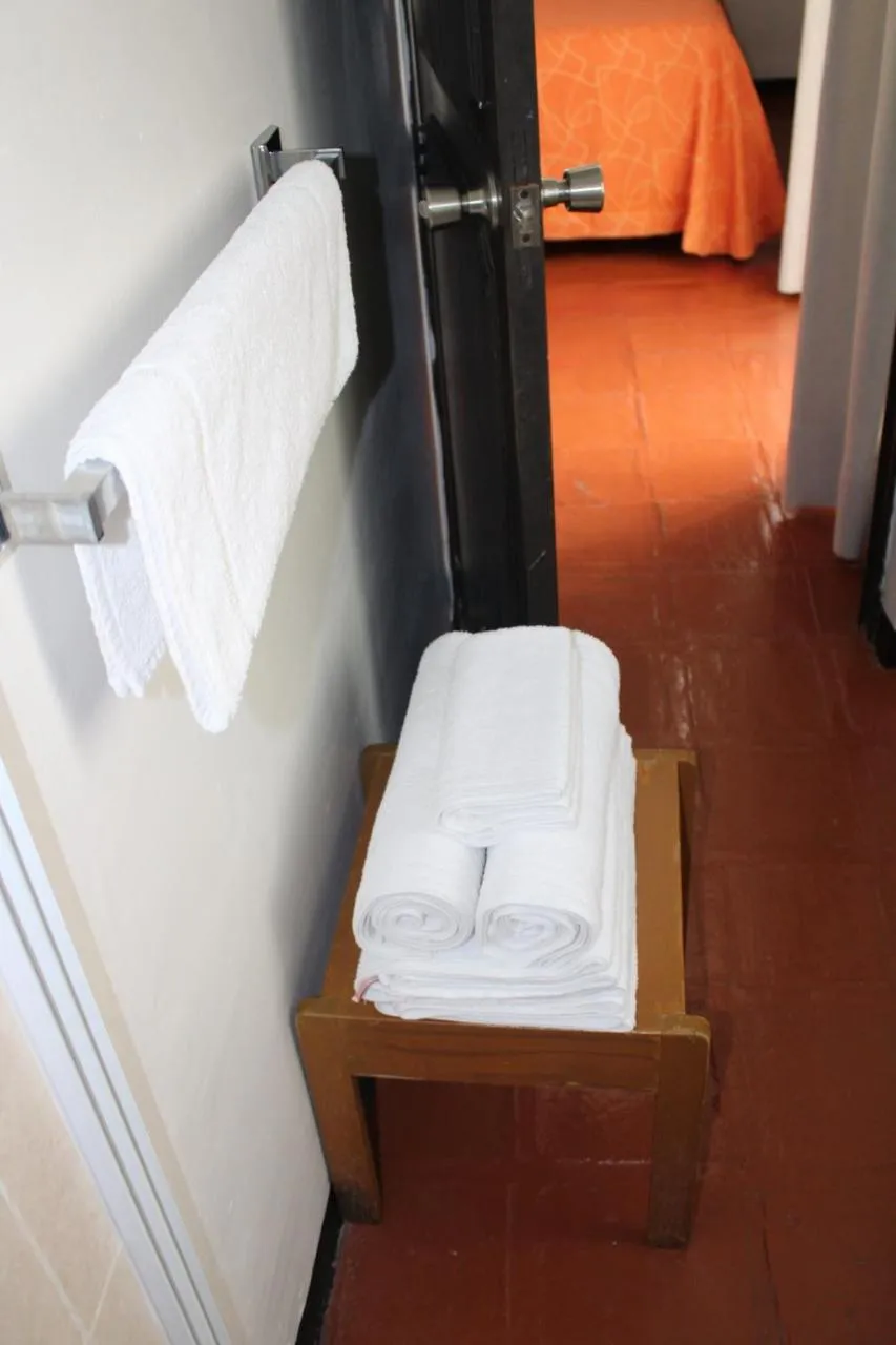 towels, Bed in Hotel Ilebal Cuernavaca Centro - lugar con encanto!