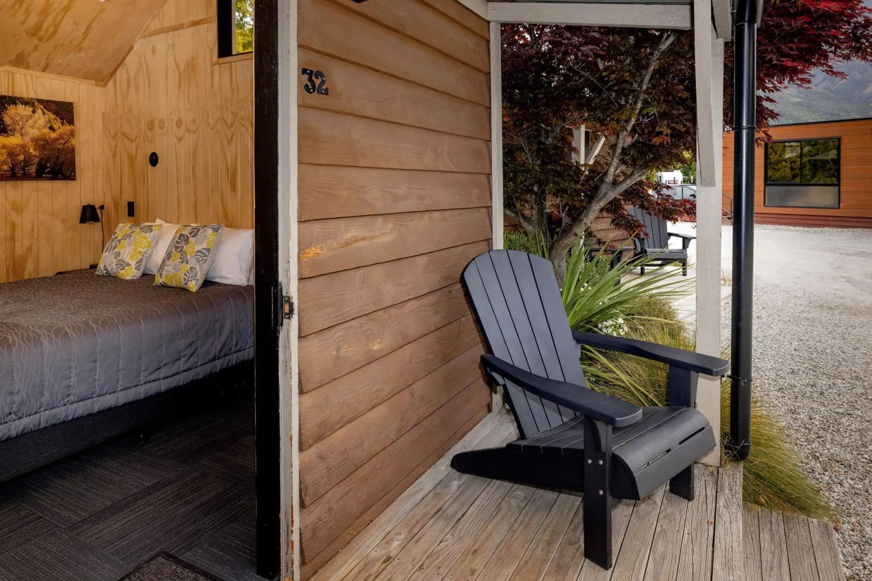 Standard Double Cottage with Shared Bathroom in Queenstown Top 10 Holiday Park Standard Double Cottage with Shared Bathroom in Queenstown Top 10 Holiday Park