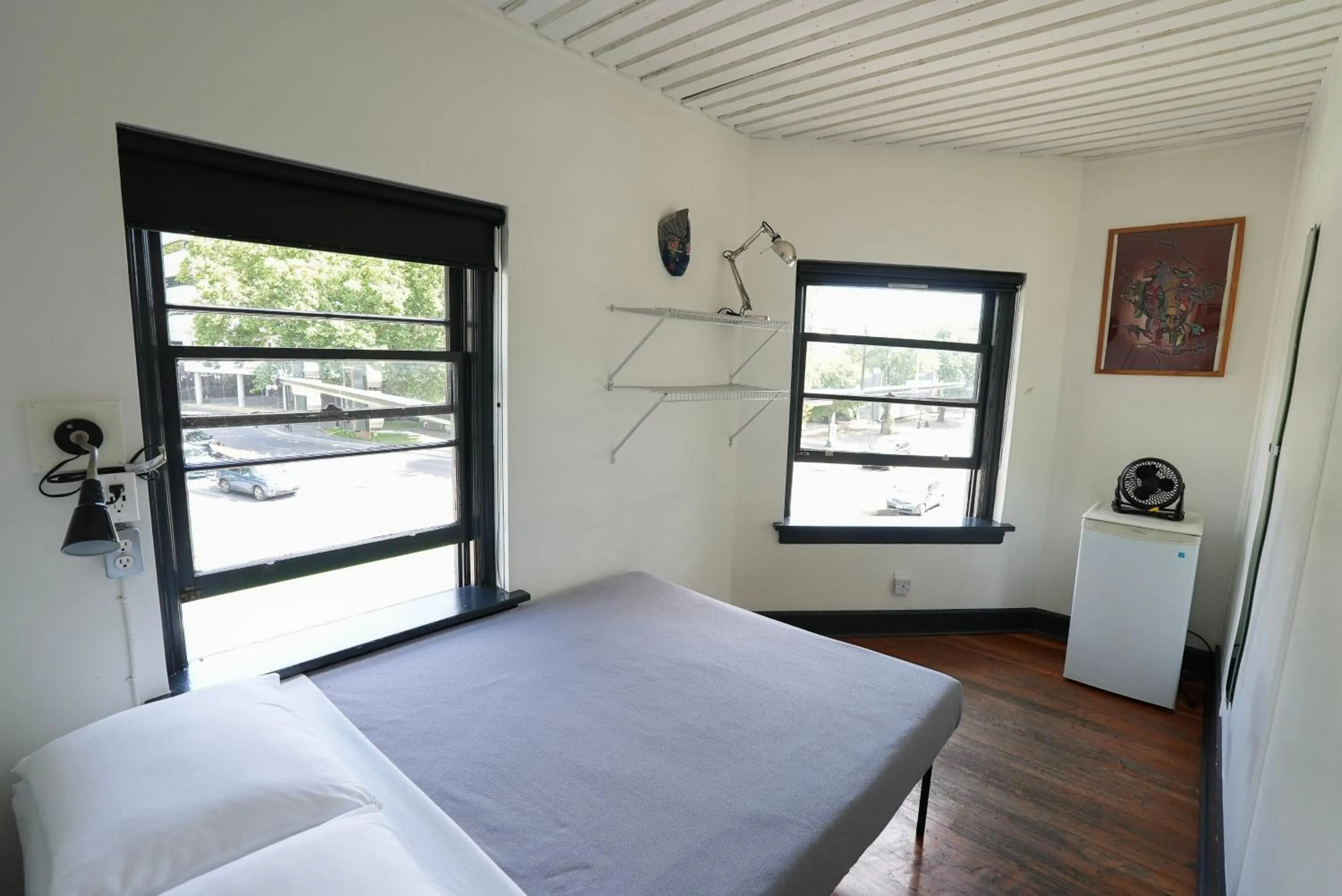 Bed in Ocean Island Inn | Backpackers | Suites