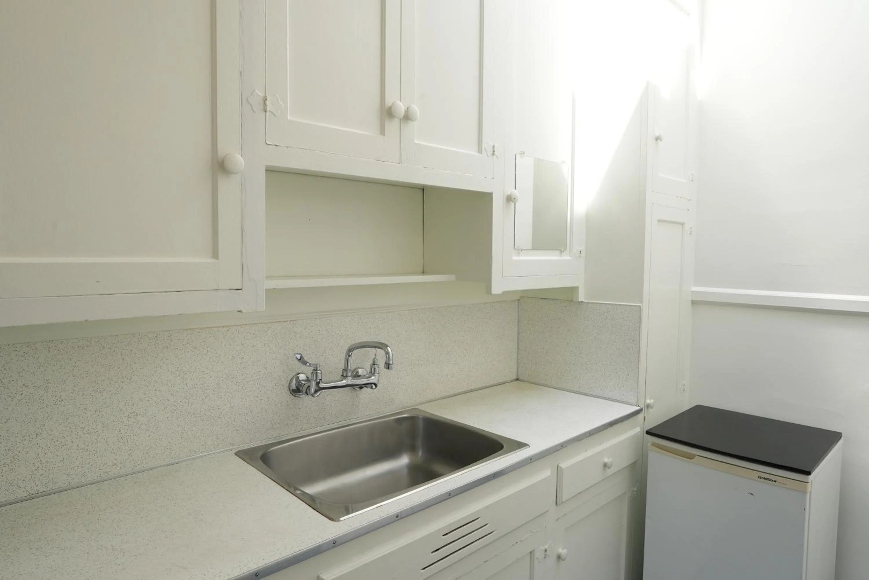 Ocean Island Inn | Backpackers | Suites