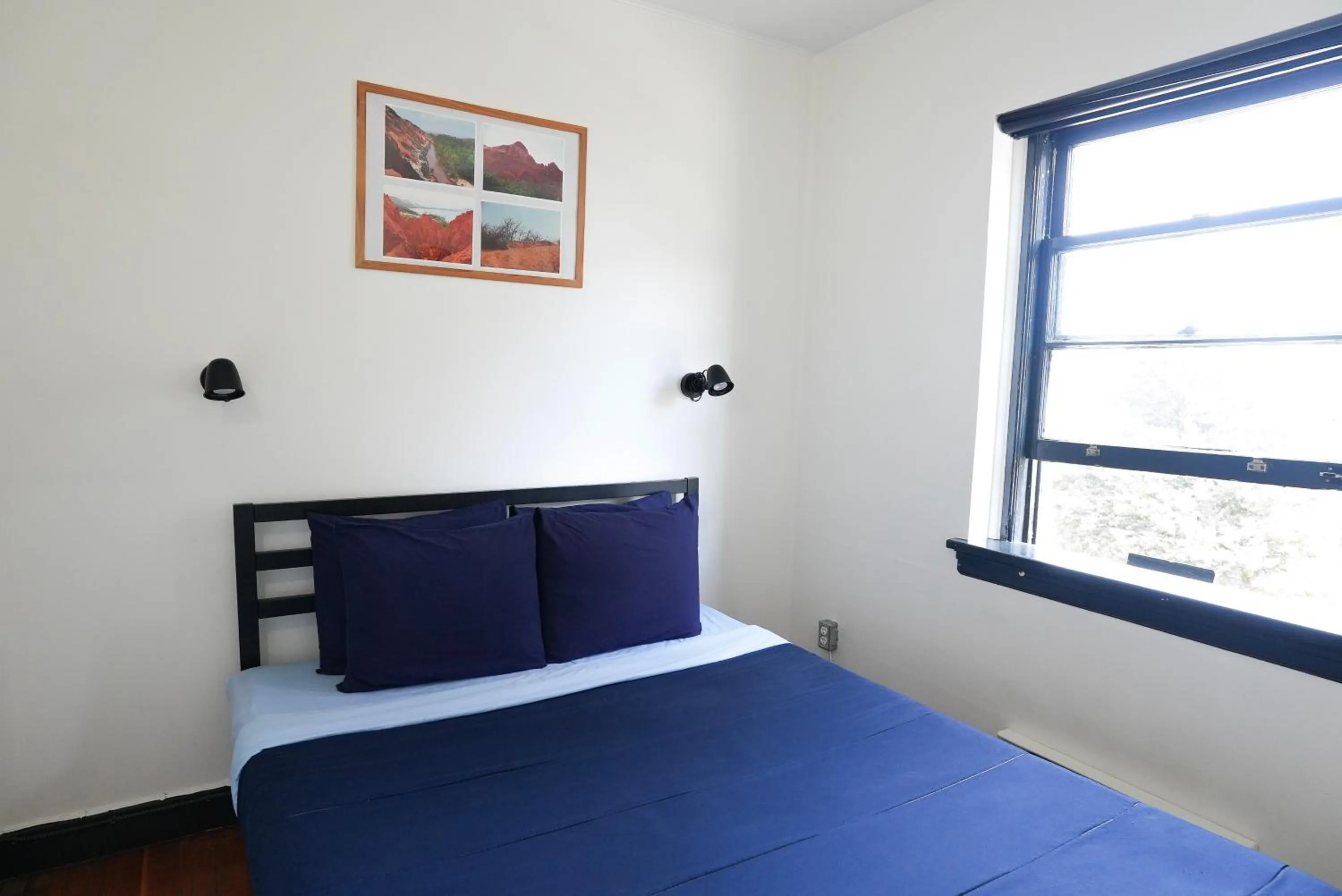 Bed in Ocean Island Inn | Backpackers | Suites