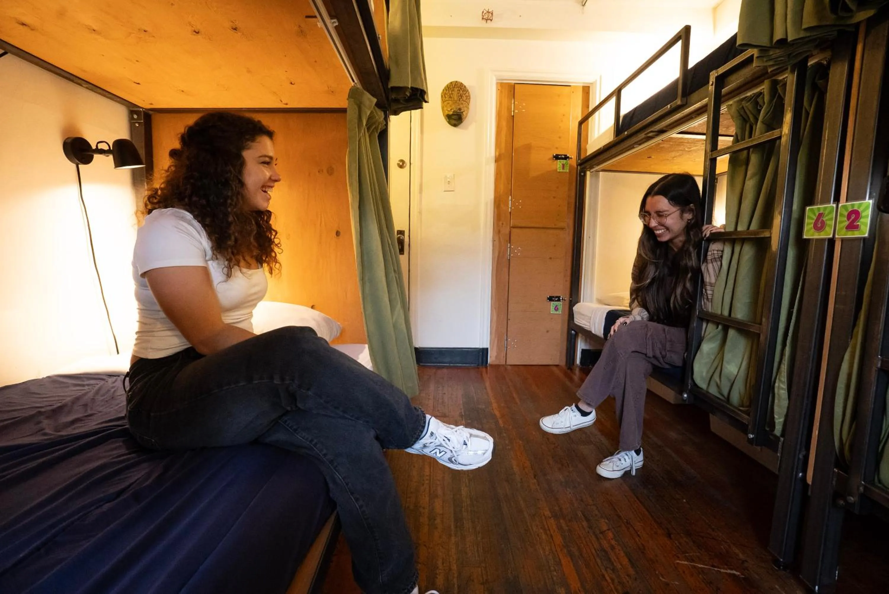 Bed in Ocean Island Inn | Backpackers | Suites