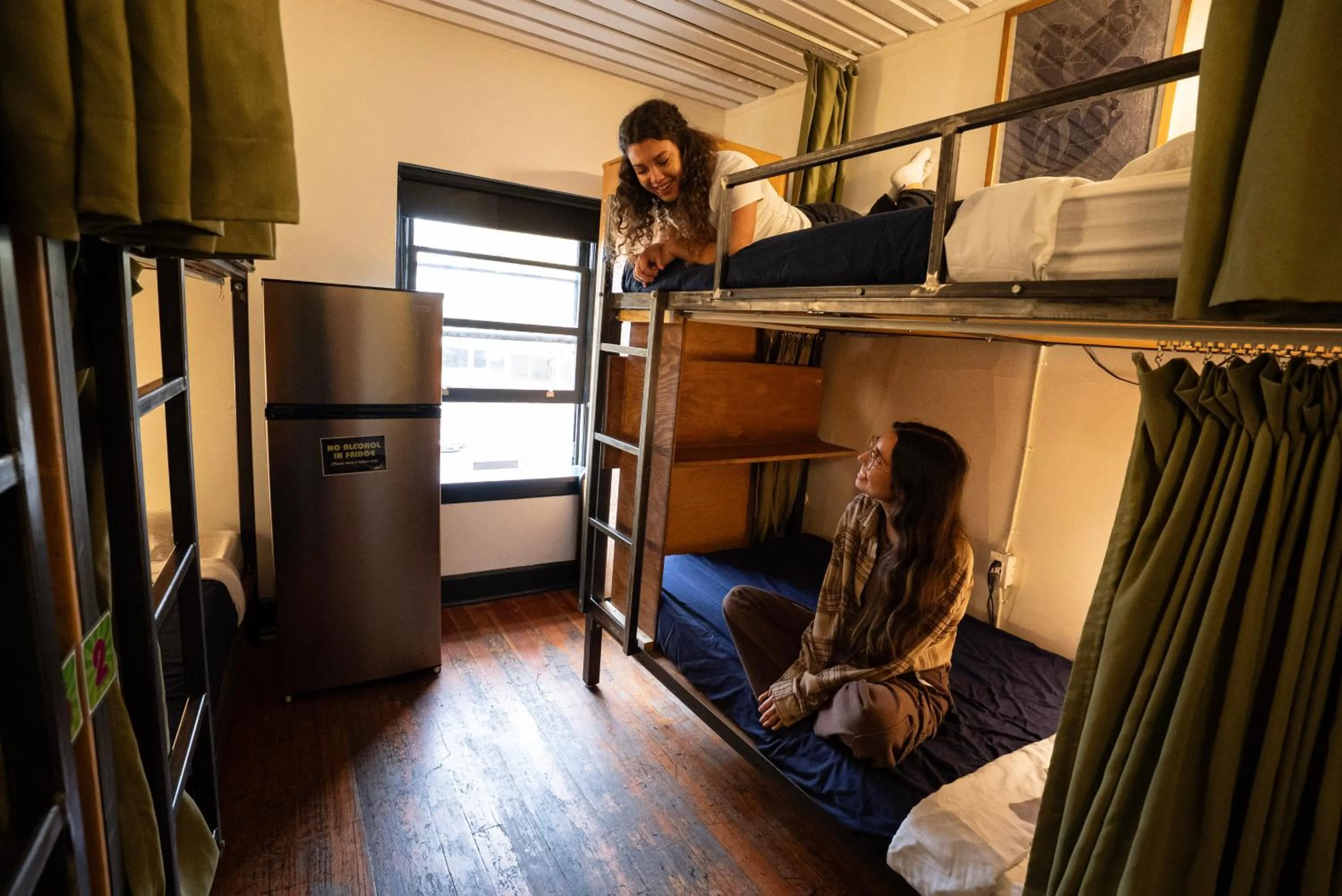 Bed in Ocean Island Inn | Backpackers | Suites