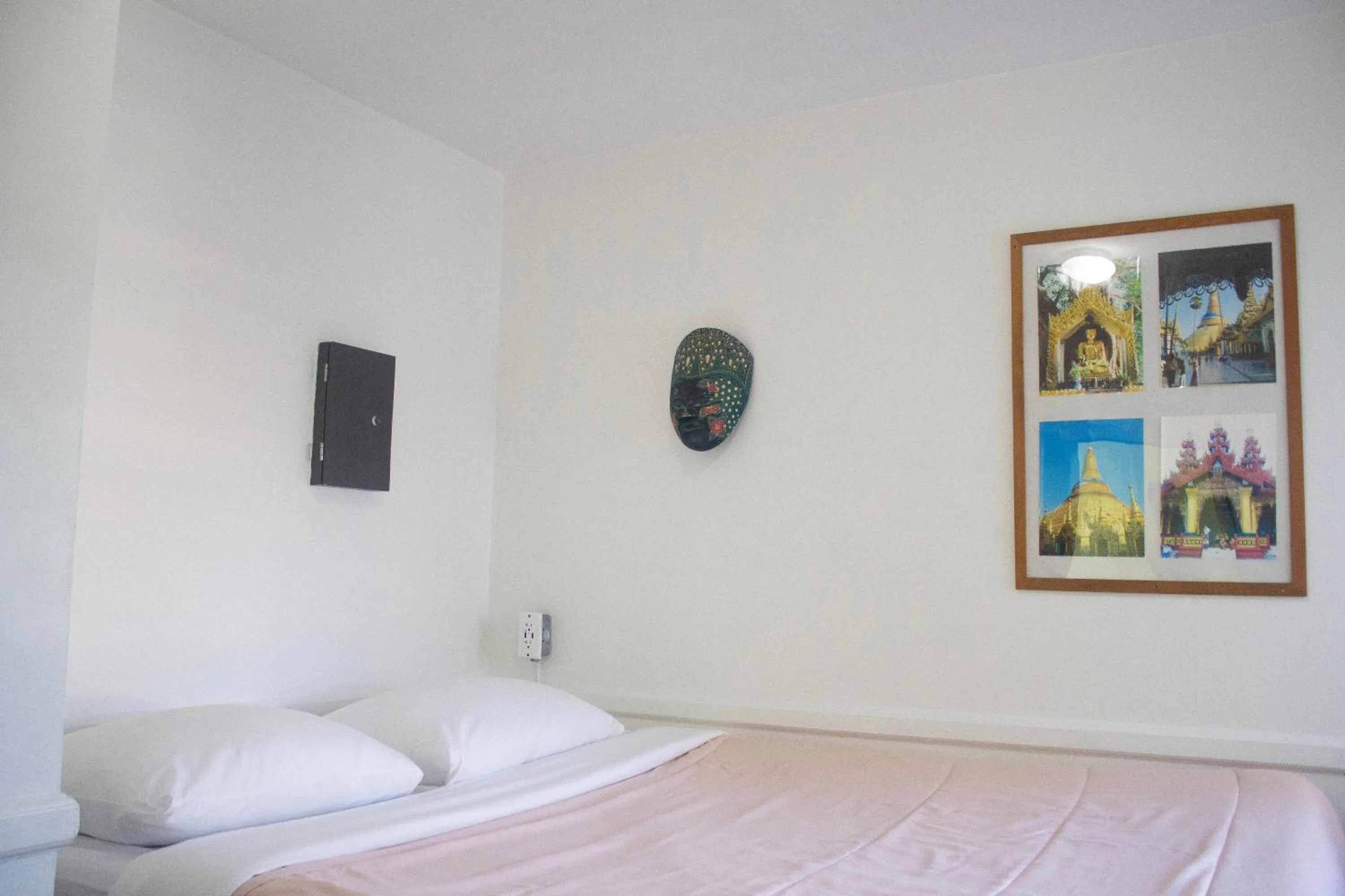 Bed in Ocean Island Inn | Backpackers | Suites