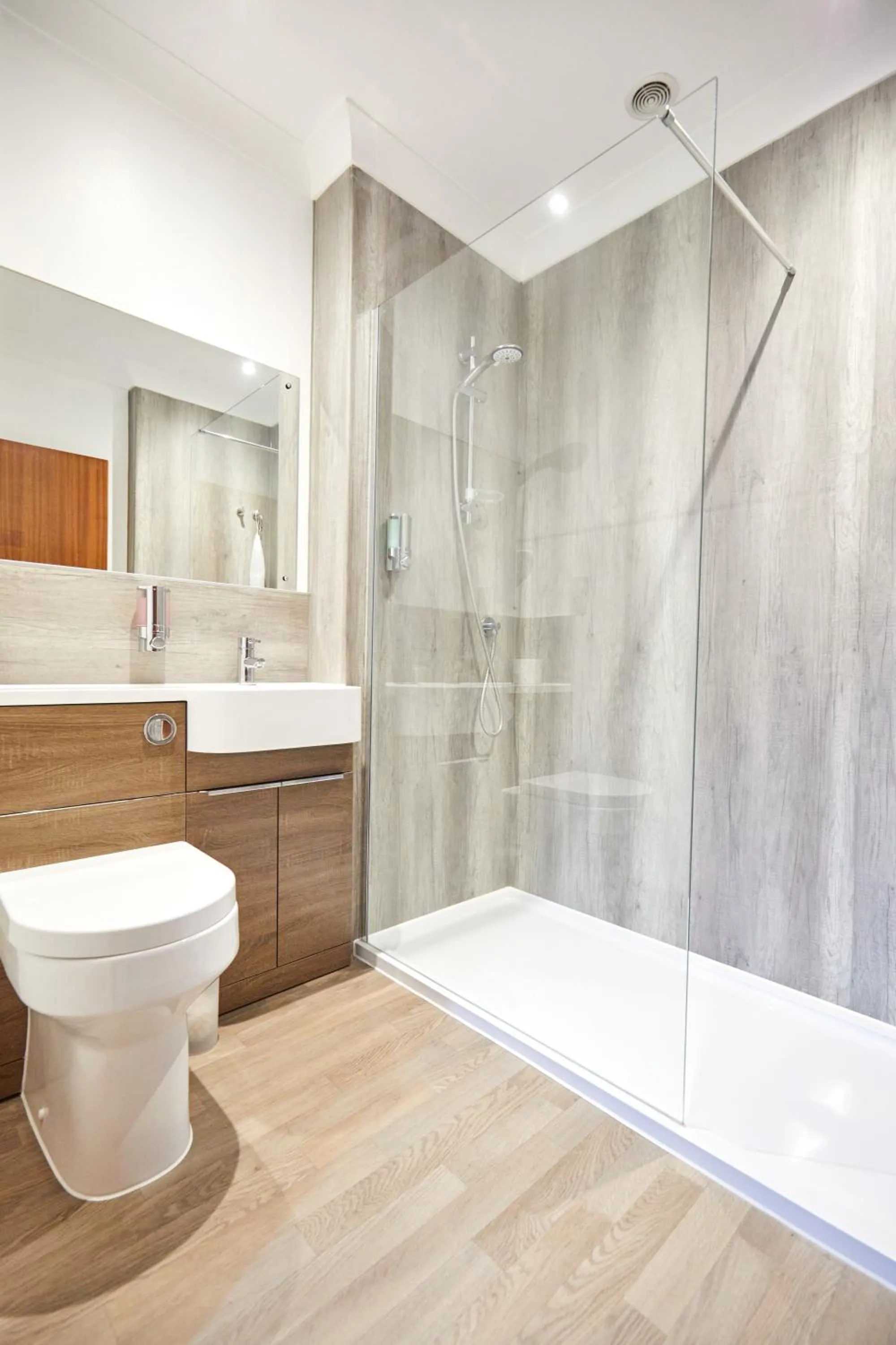 Bathroom in Wensum Valley Hotel Golf and Country Club