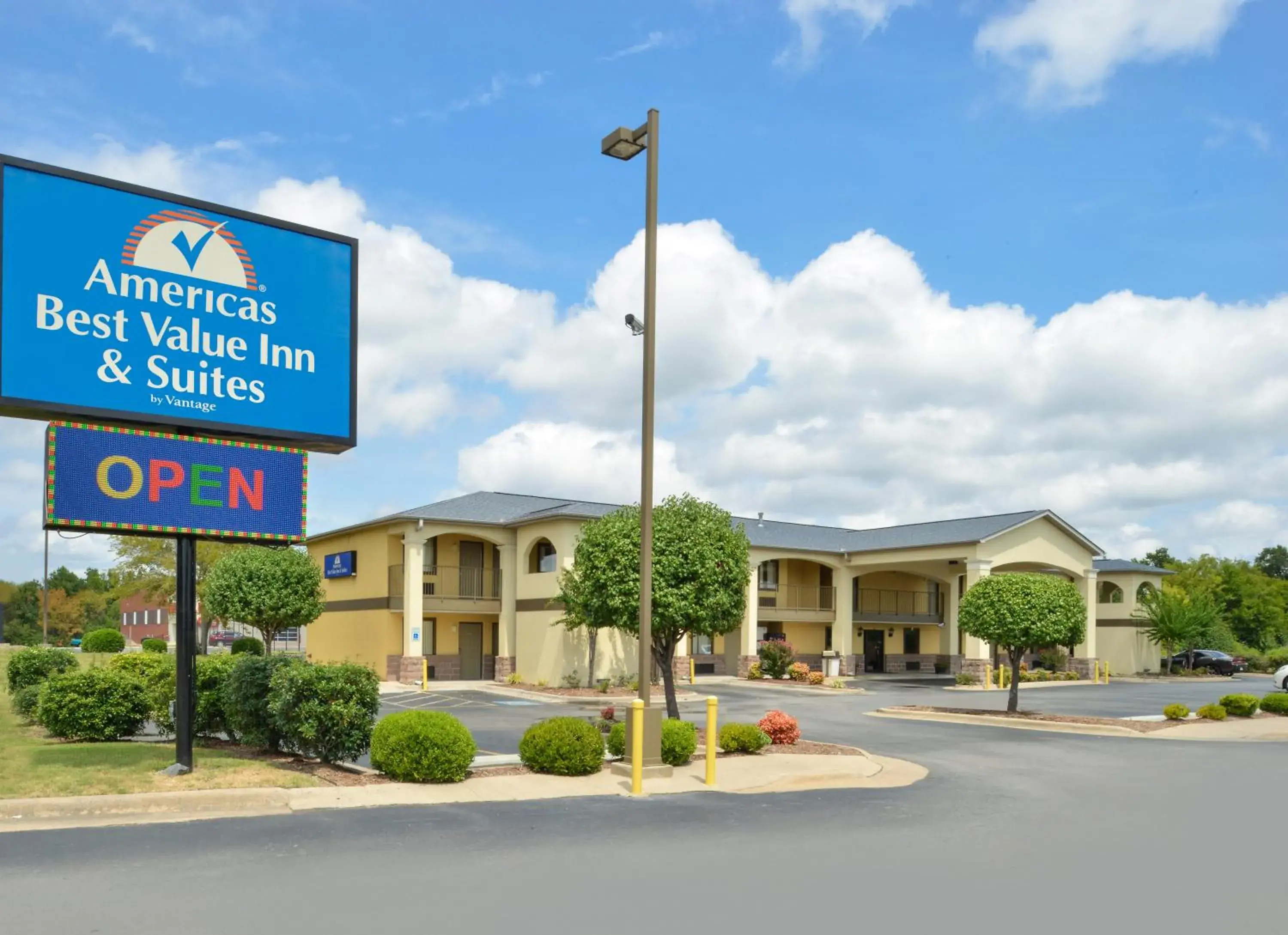 Property building in Americas Best Value Inn and Suites Little Rock Property building in Americas Best Value Inn and Suites Little Rock