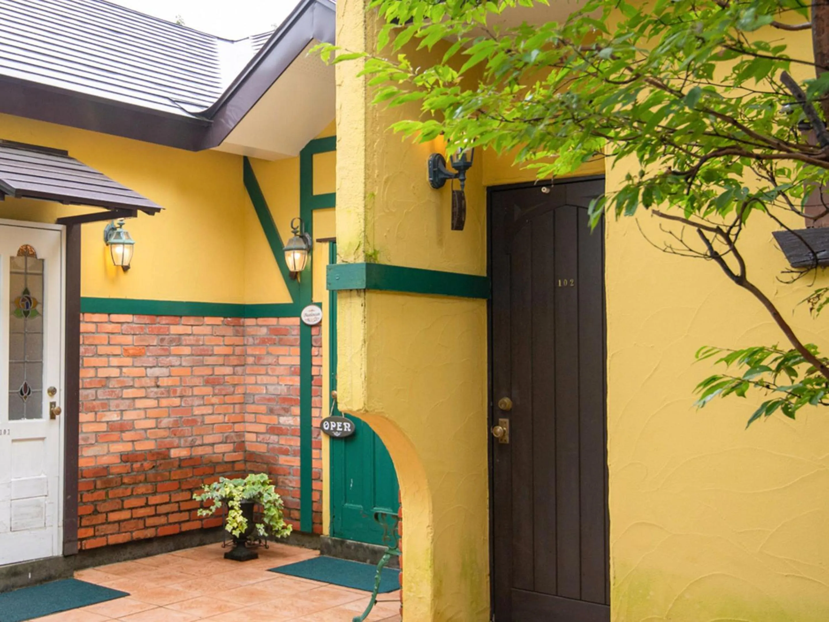 Property building in Gasthof Ami