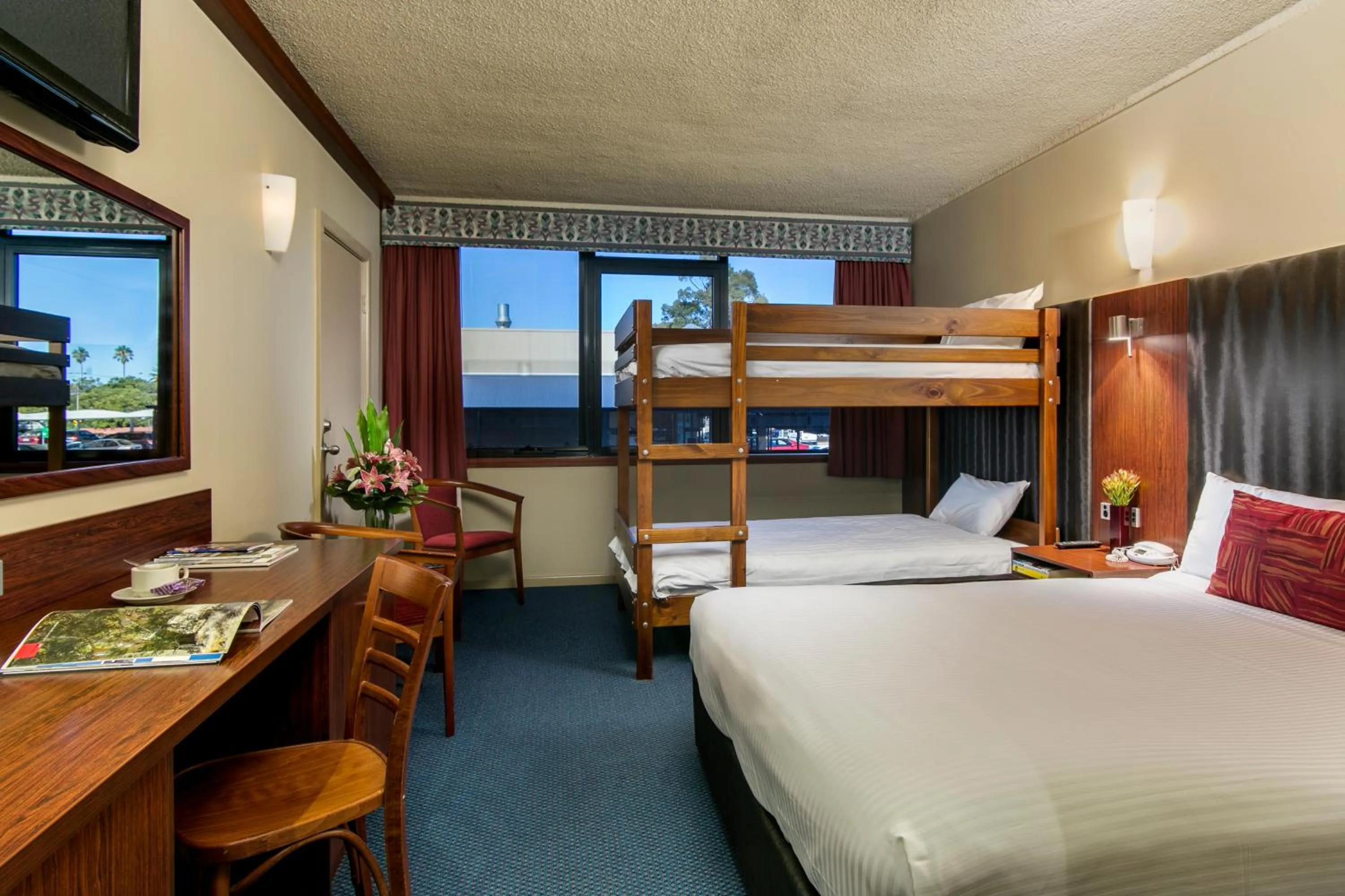 young children, Bed in Arkaba Hotel