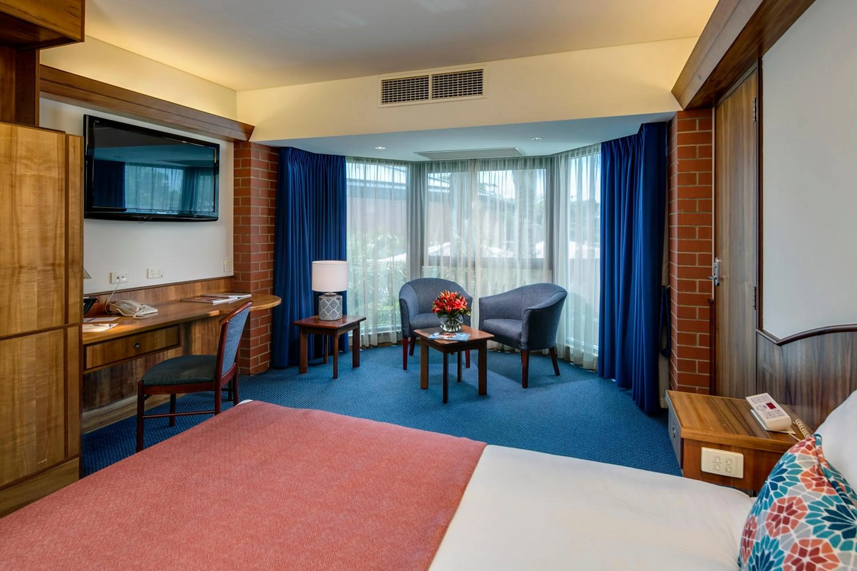 Photo of the whole room, Bed in Arkaba Hotel