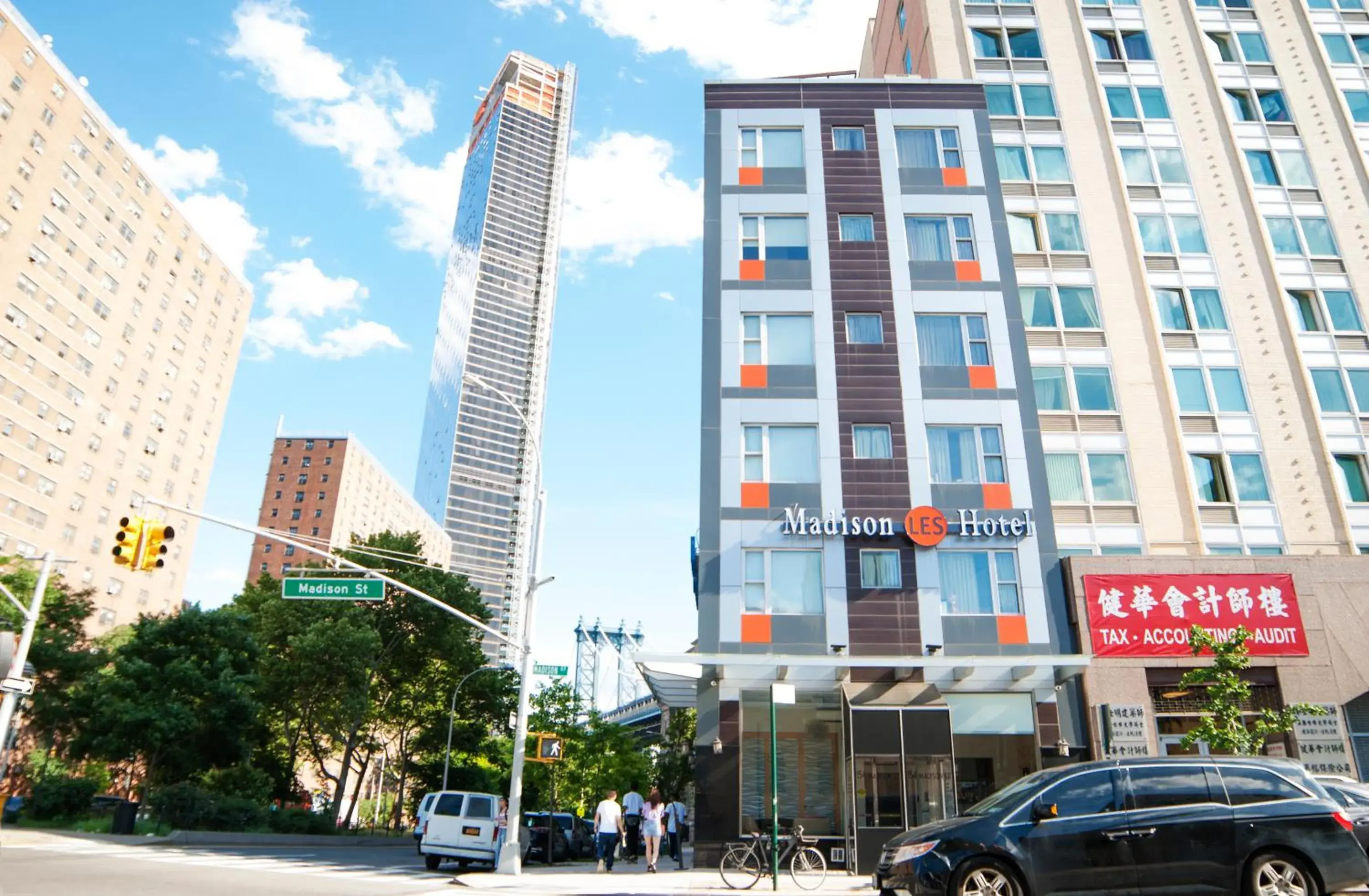 Property building in Madison LES Hotel Property building in Madison LES Hotel