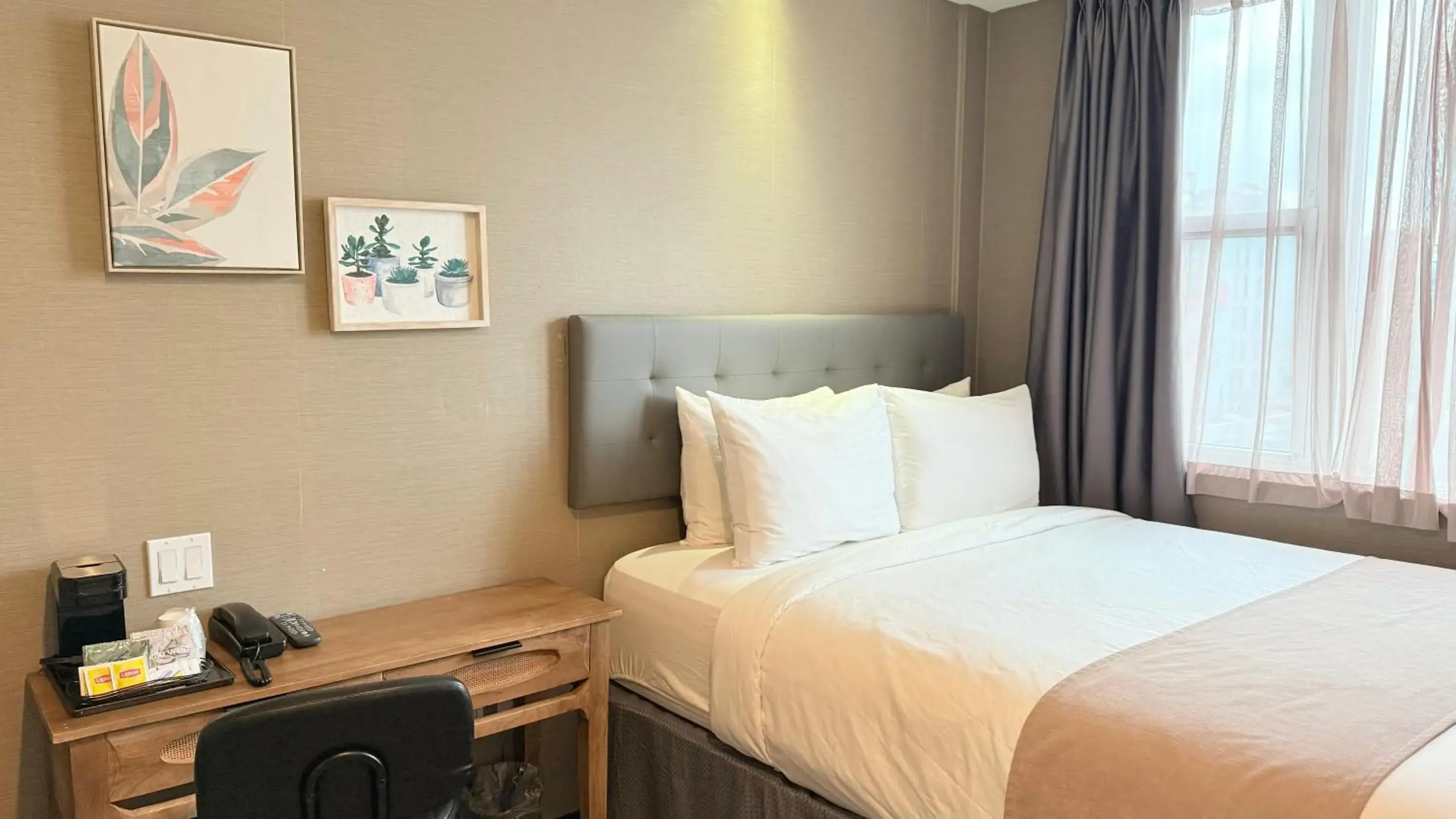 Photo of the whole room, Bed in Madison LES Hotel Photo of the whole room, Bed in Madison LES Hotel