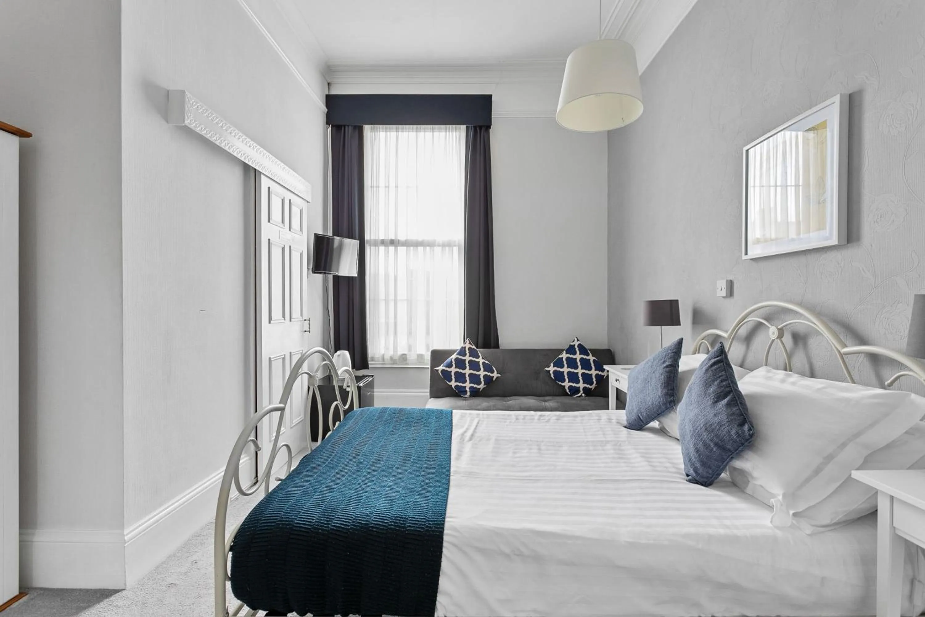 Bedroom, Bed in The Belmont