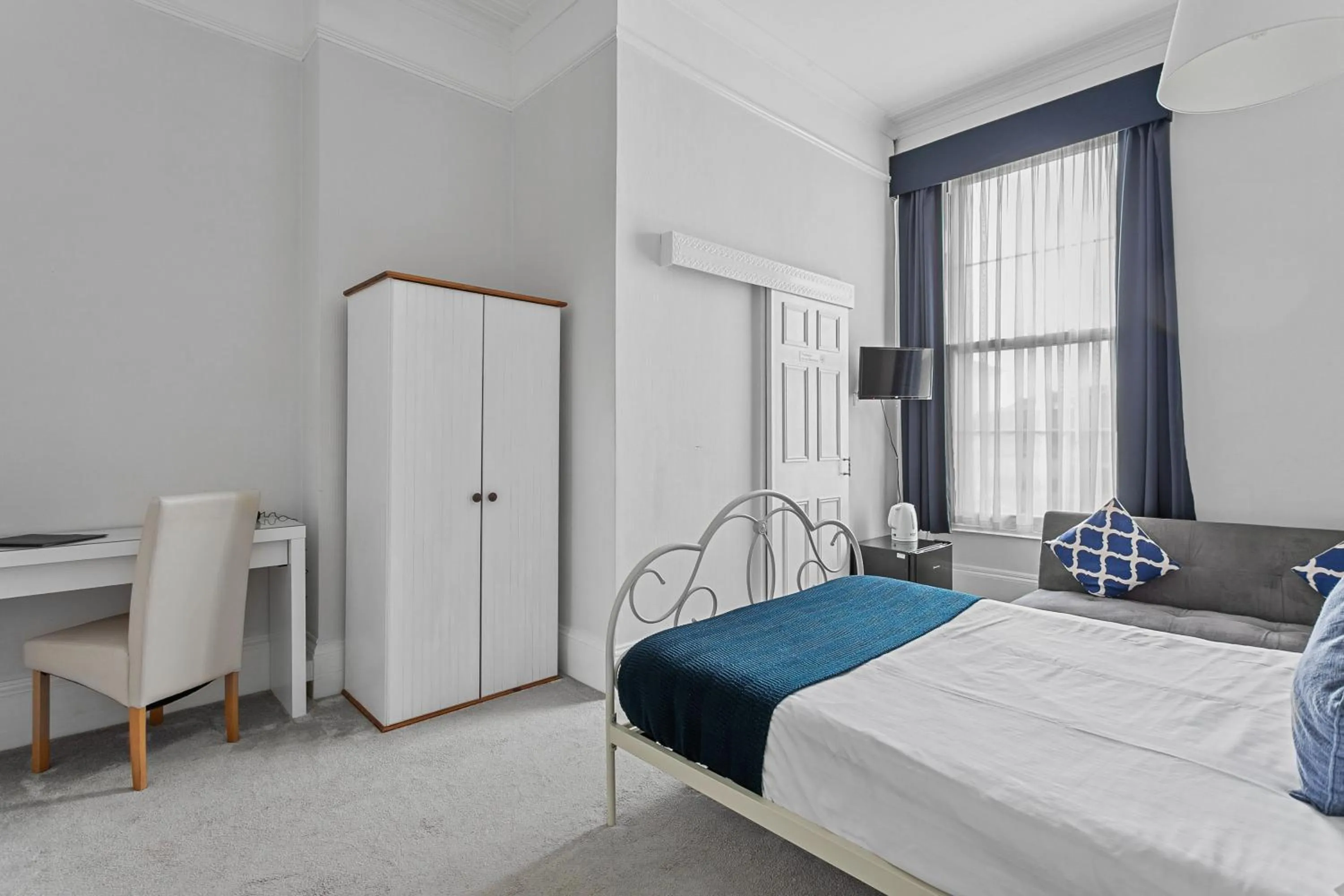 Bedroom, Bed in The Belmont